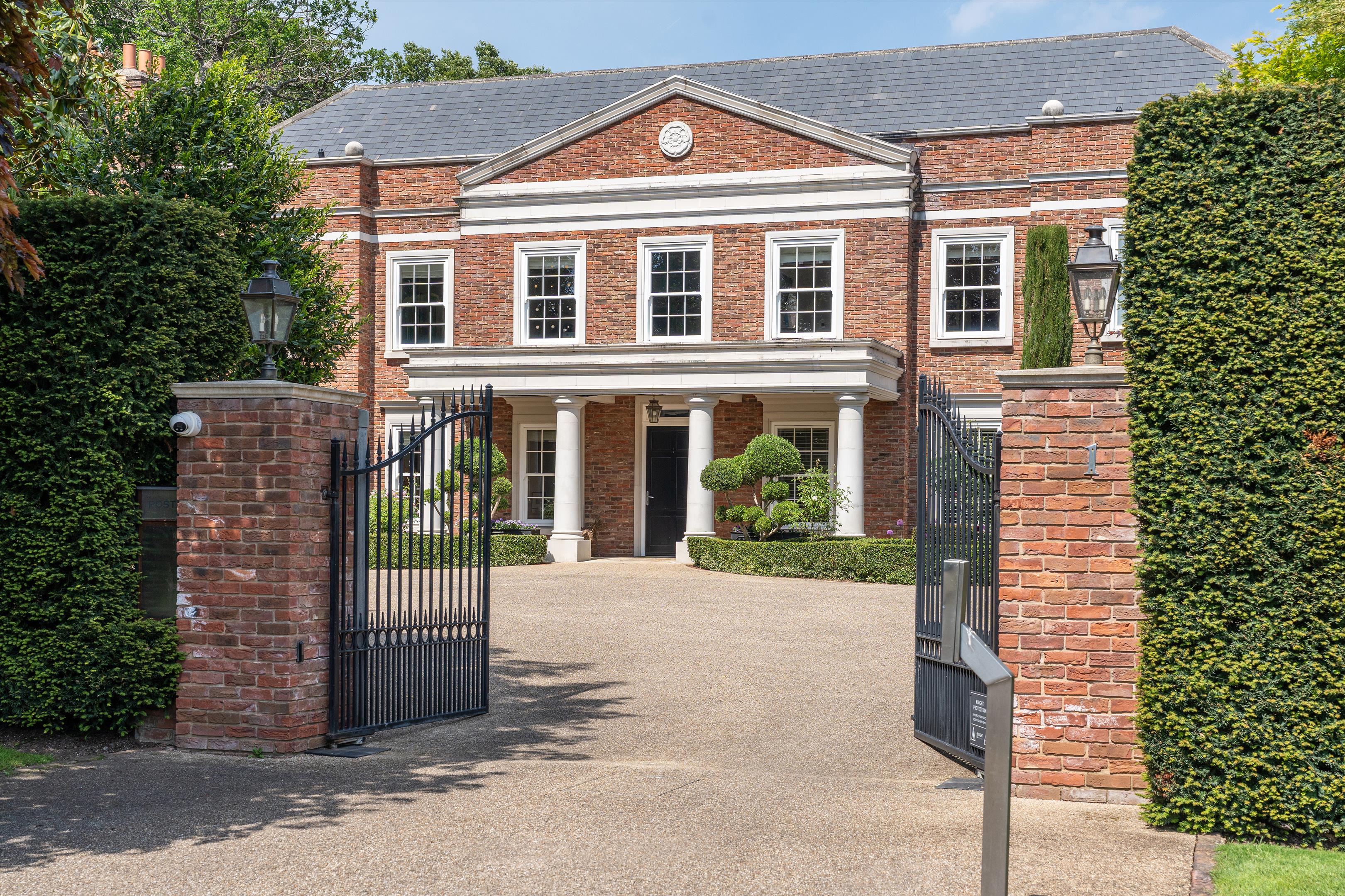 Burwood Park, Walton-On-Thames, Surrey, KT12