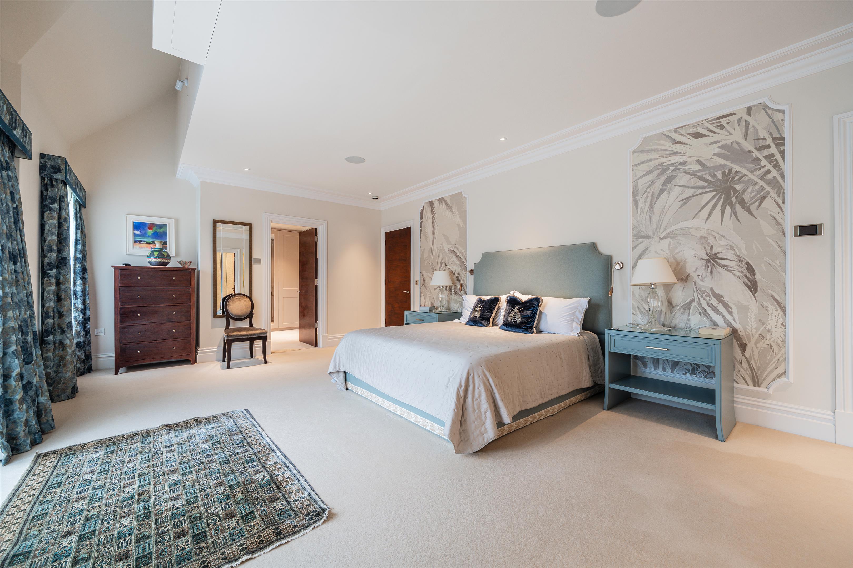 Burwood Park, Walton-On-Thames, Surrey, KT12