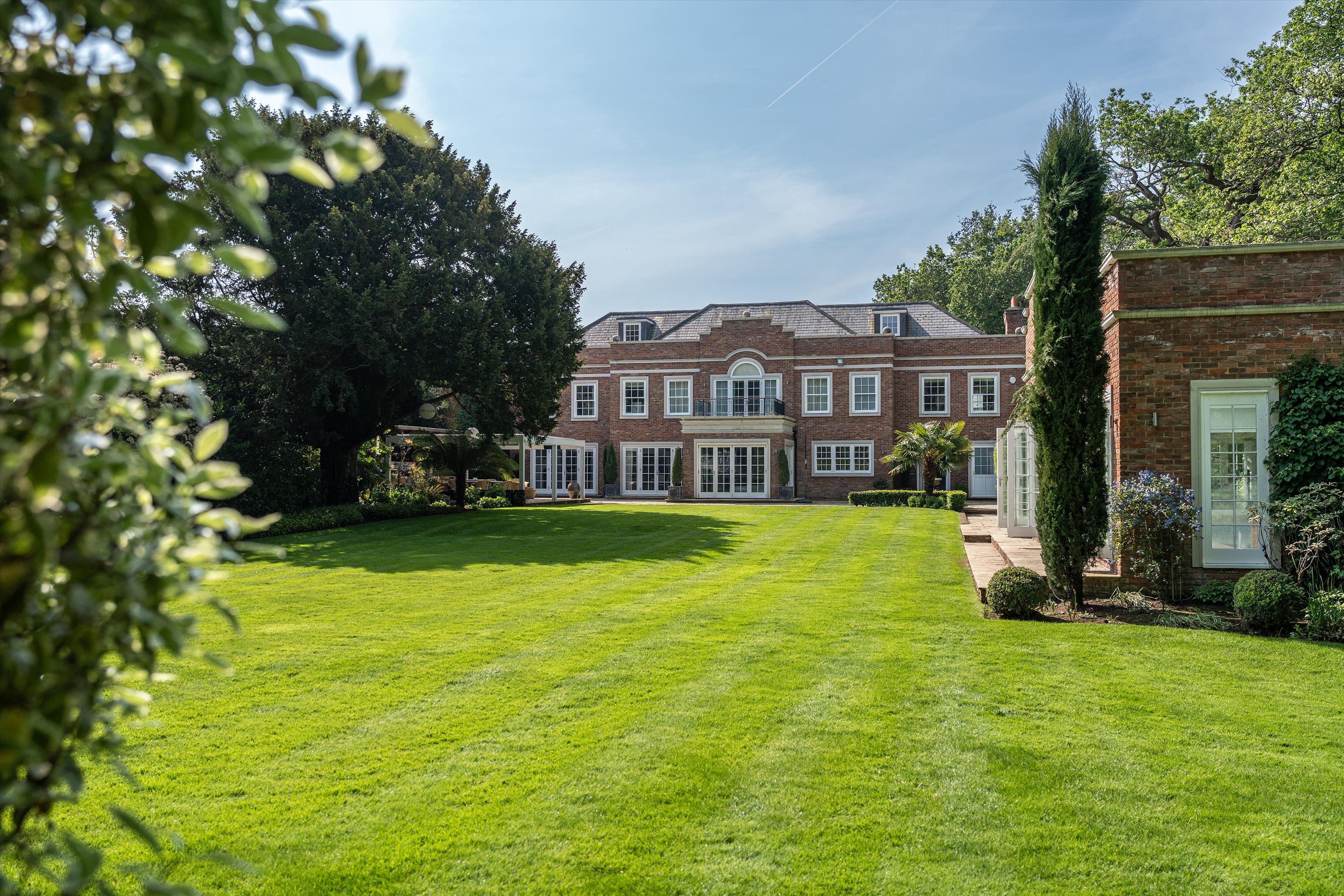 Burwood Park, Walton-On-Thames, Surrey, KT12