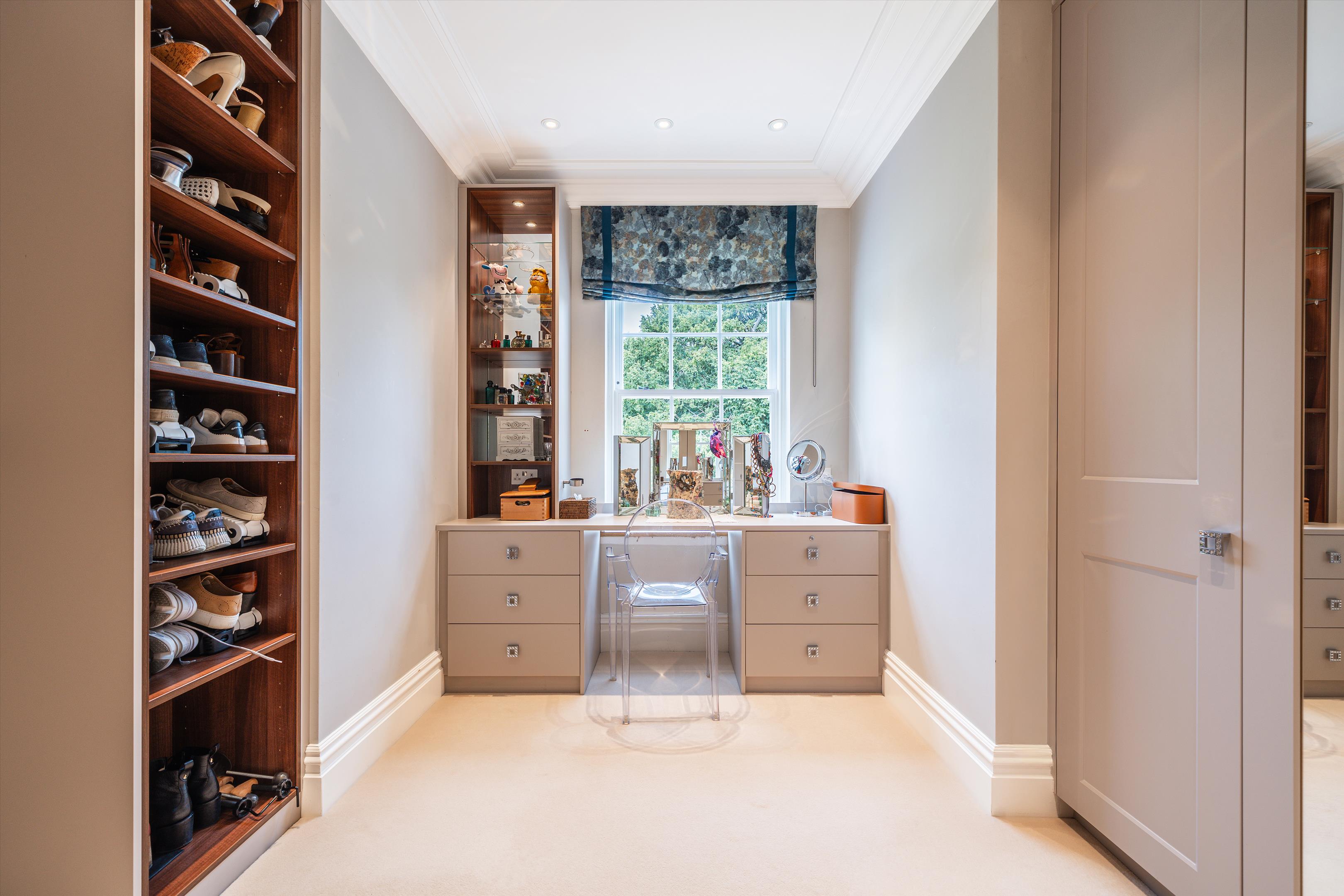 Burwood Park, Walton-On-Thames, Surrey, KT12