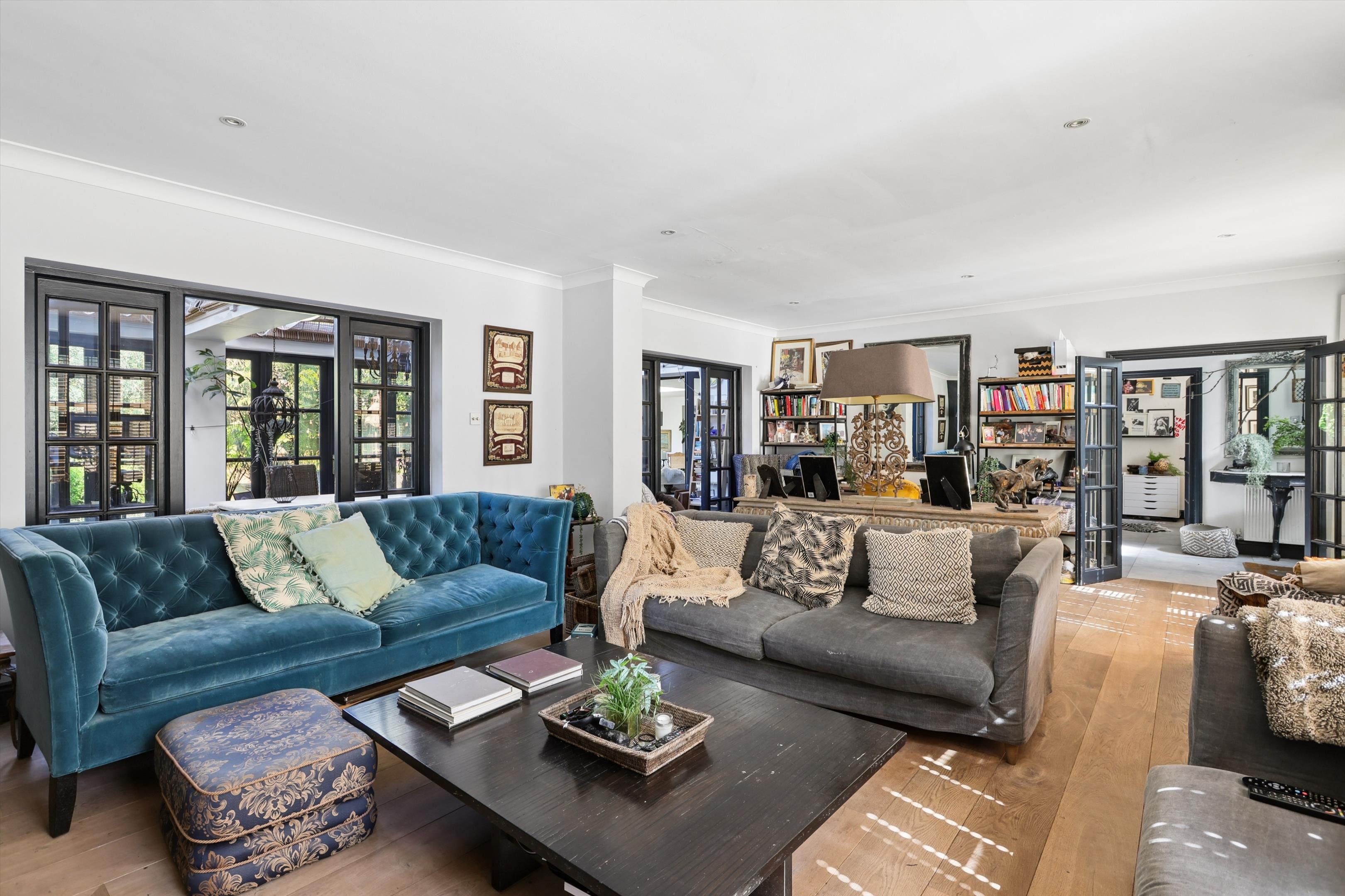 Drakes Close, Esher, Surrey, KT10
