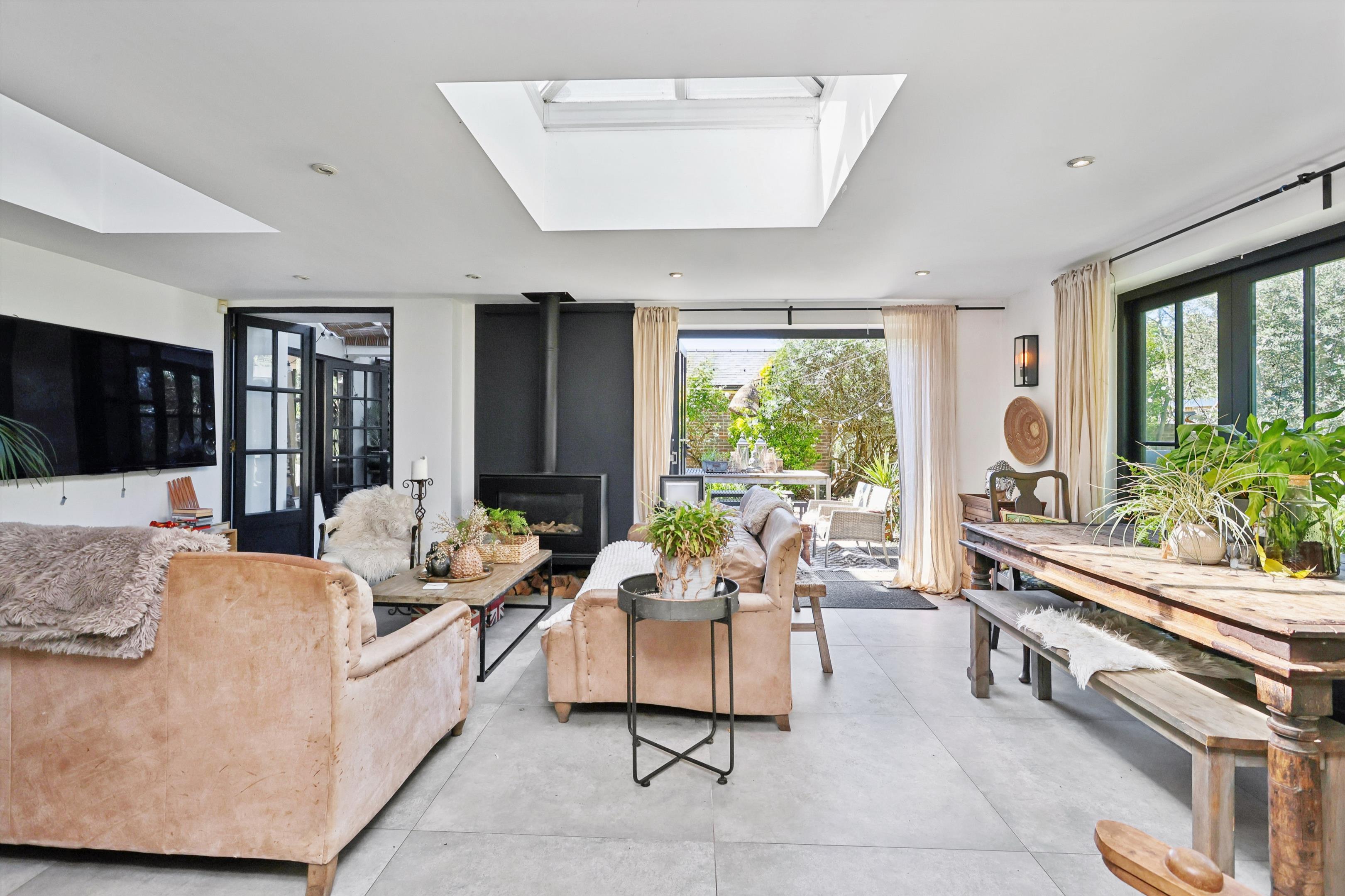 Drakes Close, Esher, Surrey, KT10