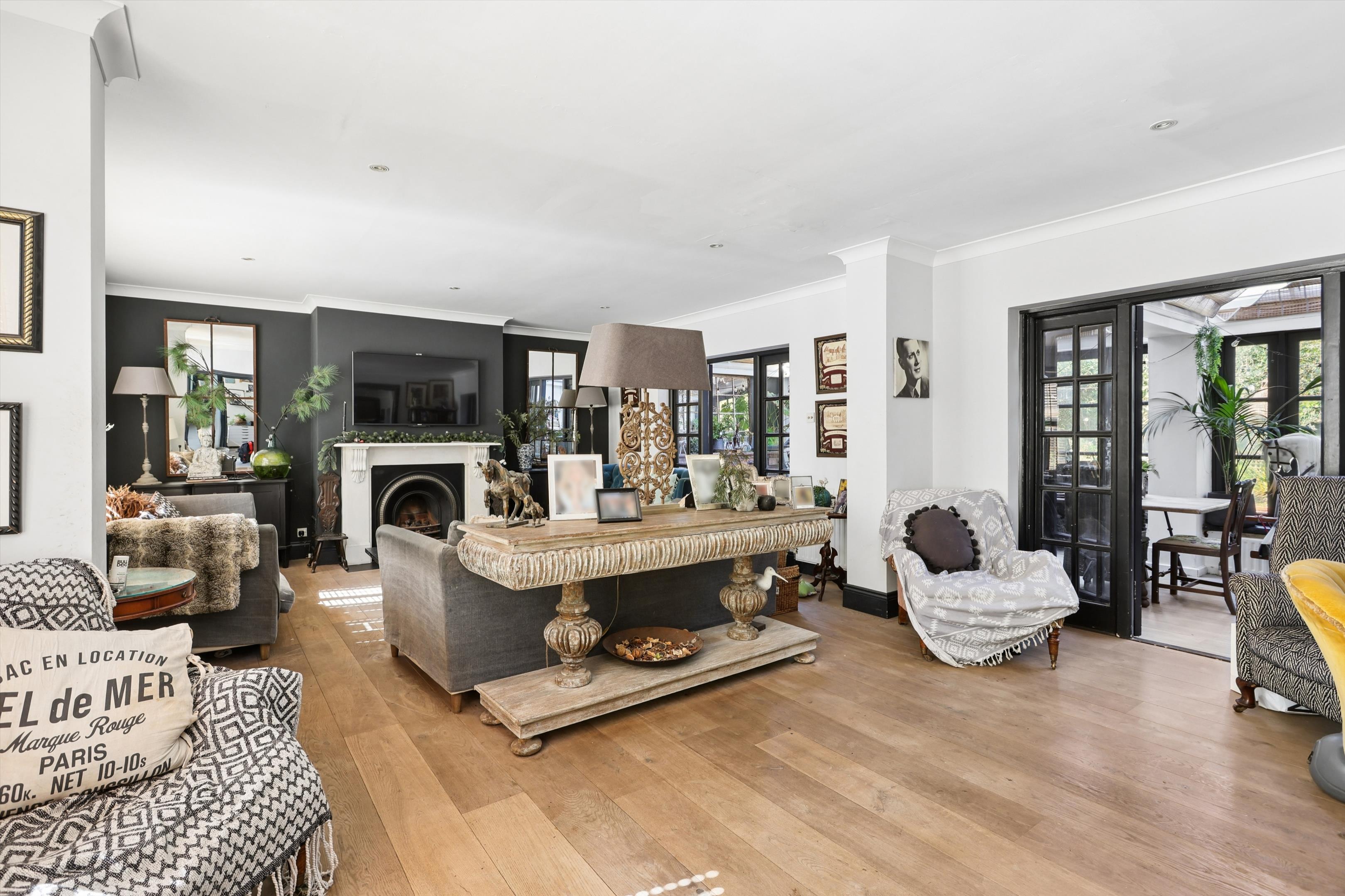 Drakes Close, Esher, Surrey, KT10