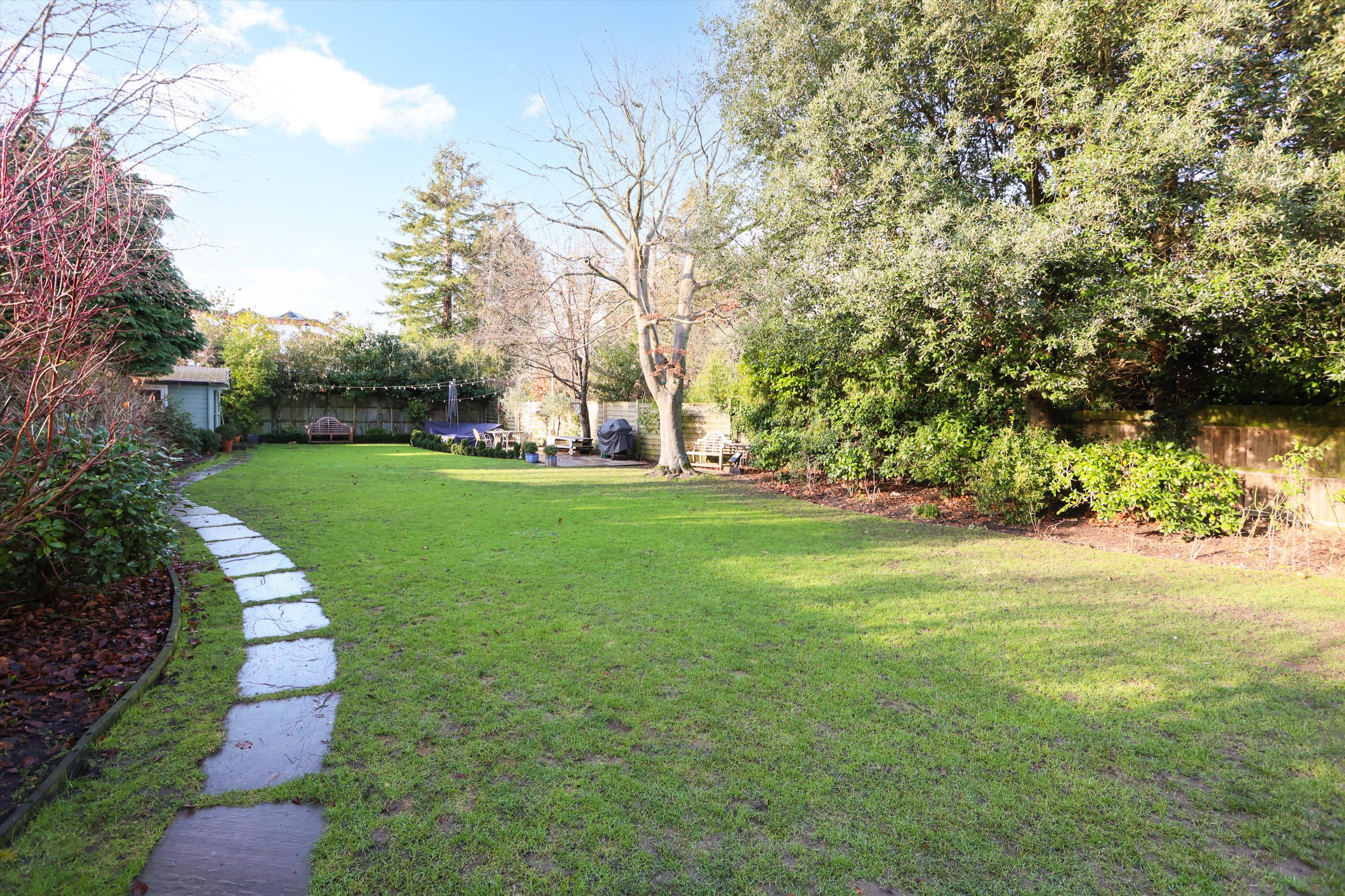 Littleworth Avenue, Esher, Surrey, KT10