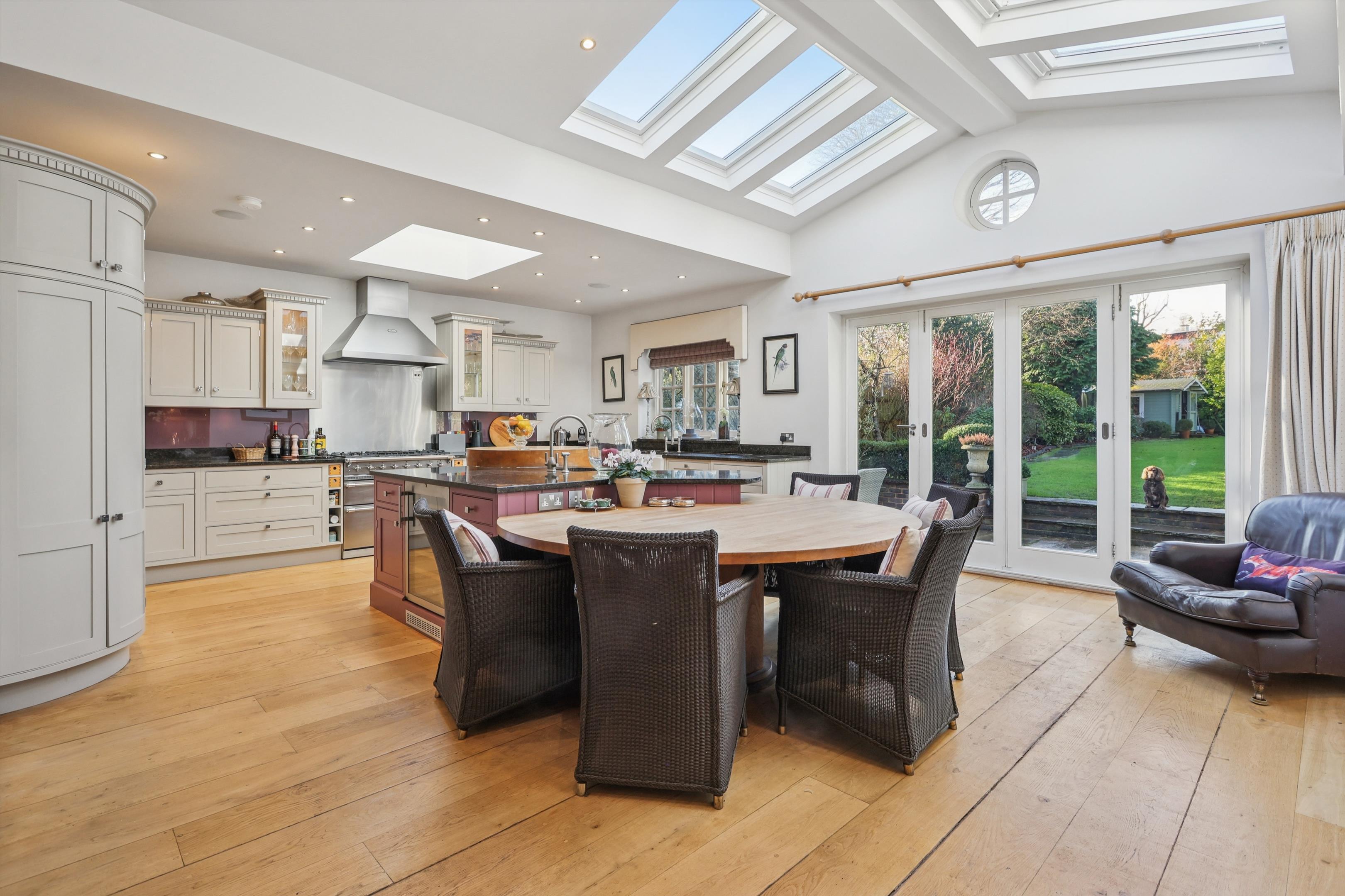 Littleworth Avenue, Esher, Surrey, KT10