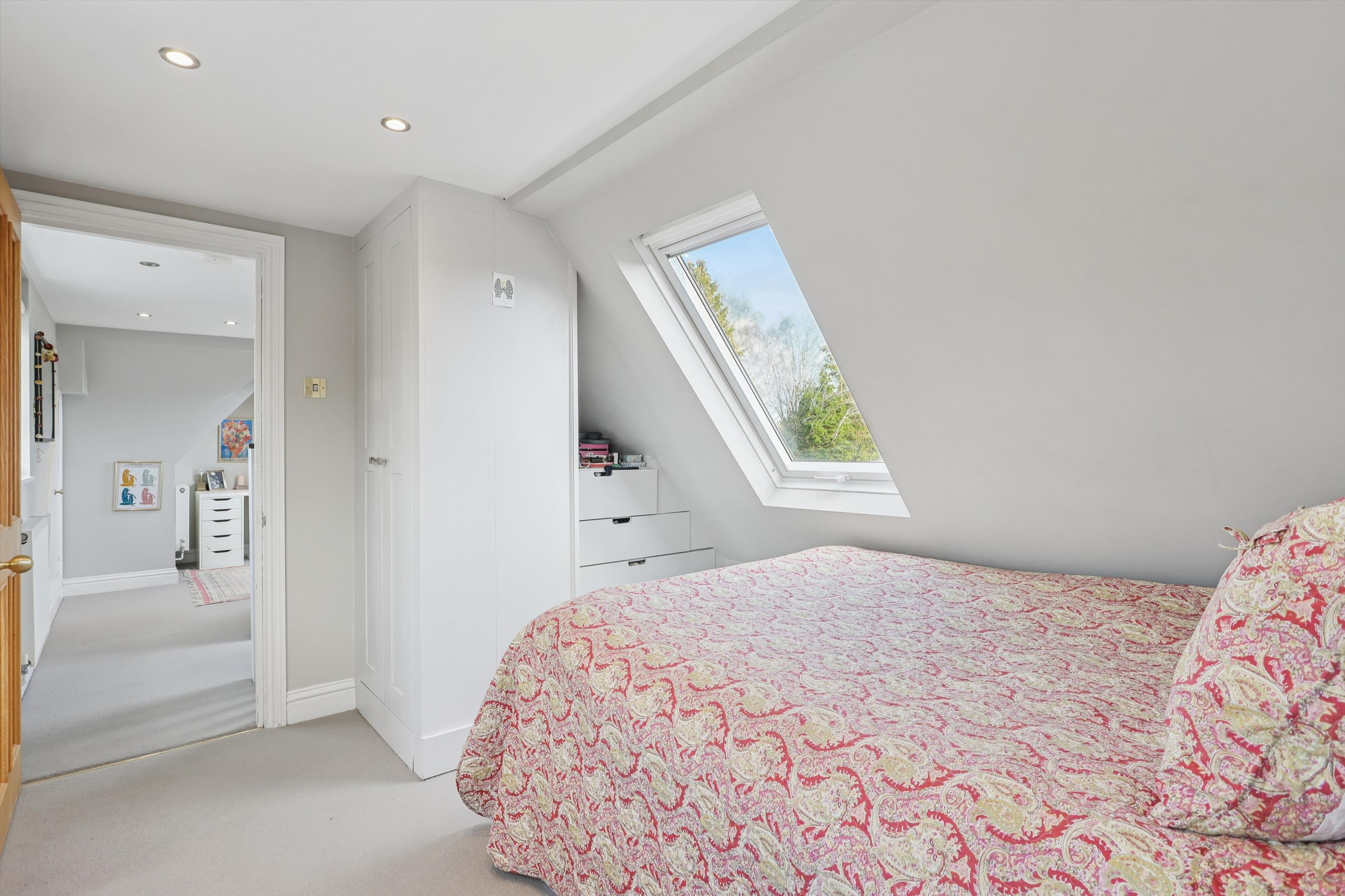 Littleworth Avenue, Esher, Surrey, KT10