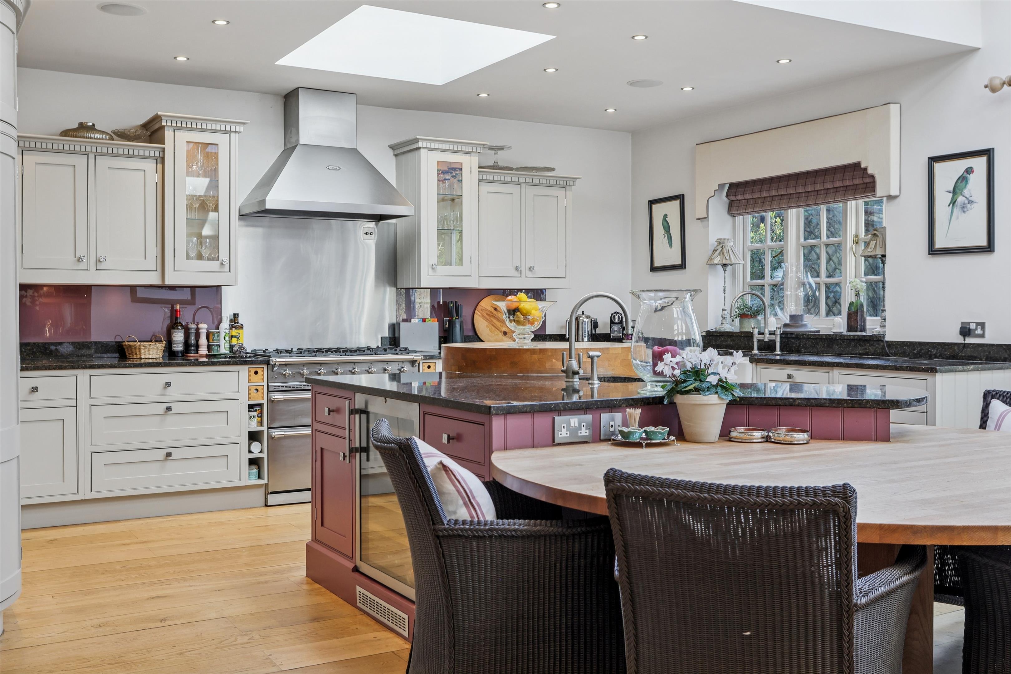 Littleworth Avenue, Esher, Surrey, KT10