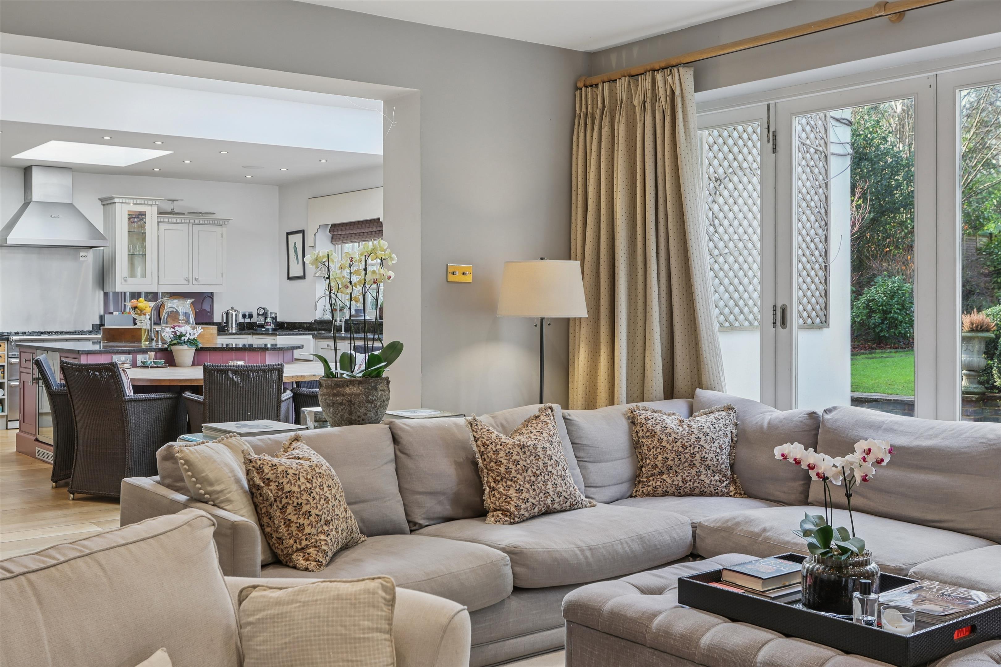 Littleworth Avenue, Esher, Surrey, KT10