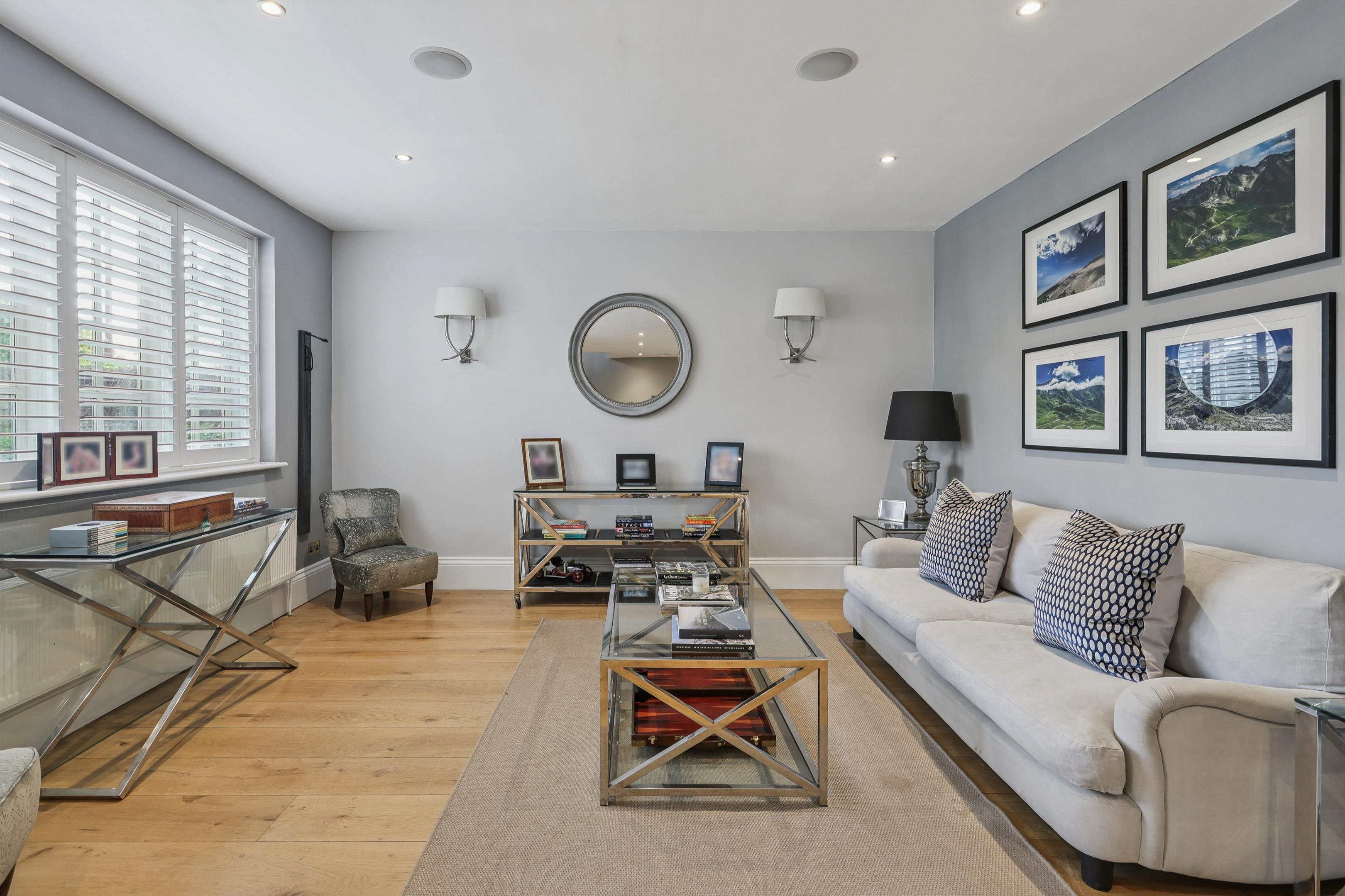 Littleworth Avenue, Esher, Surrey, KT10