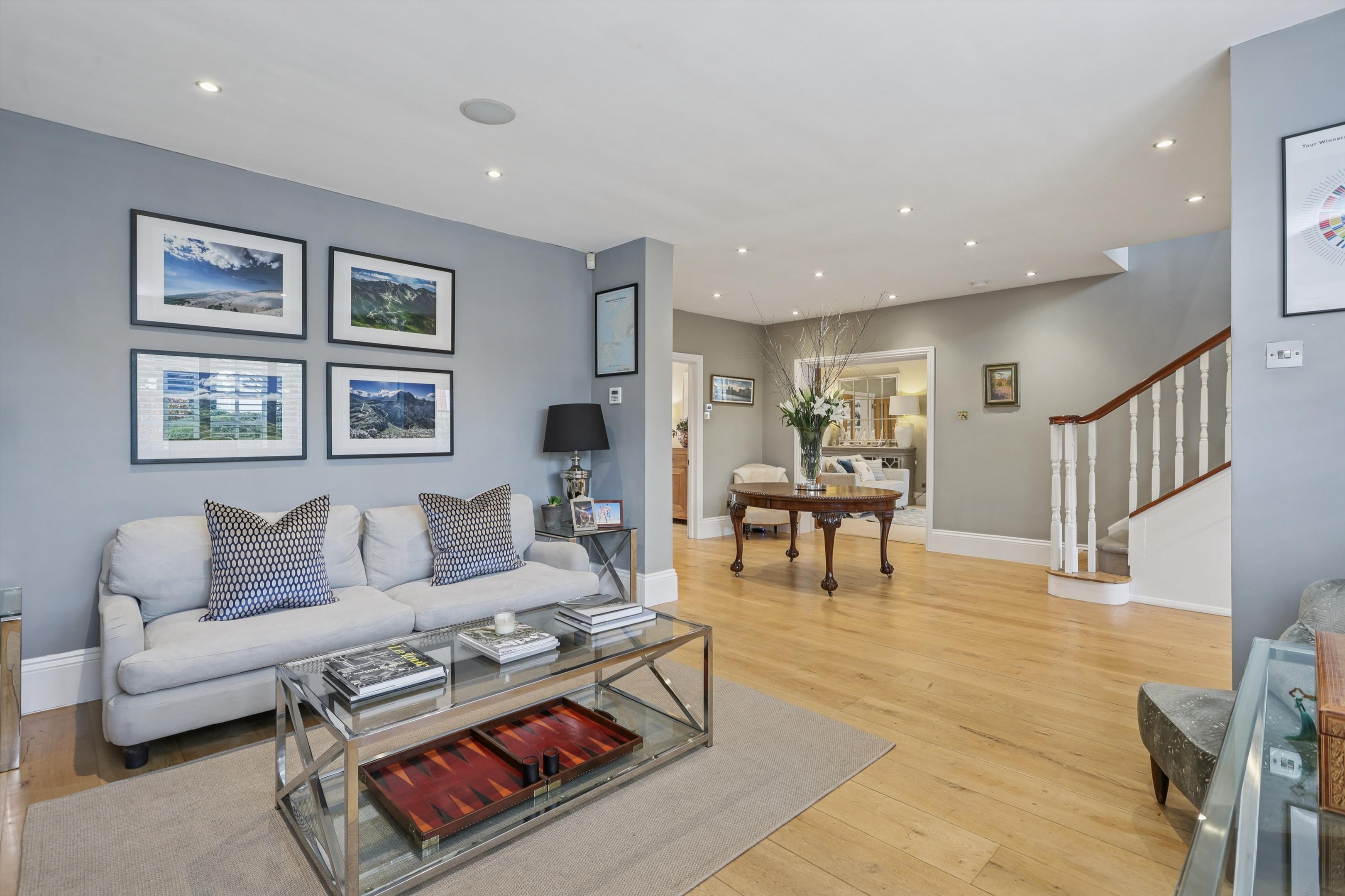 Littleworth Avenue, Esher, Surrey, KT10