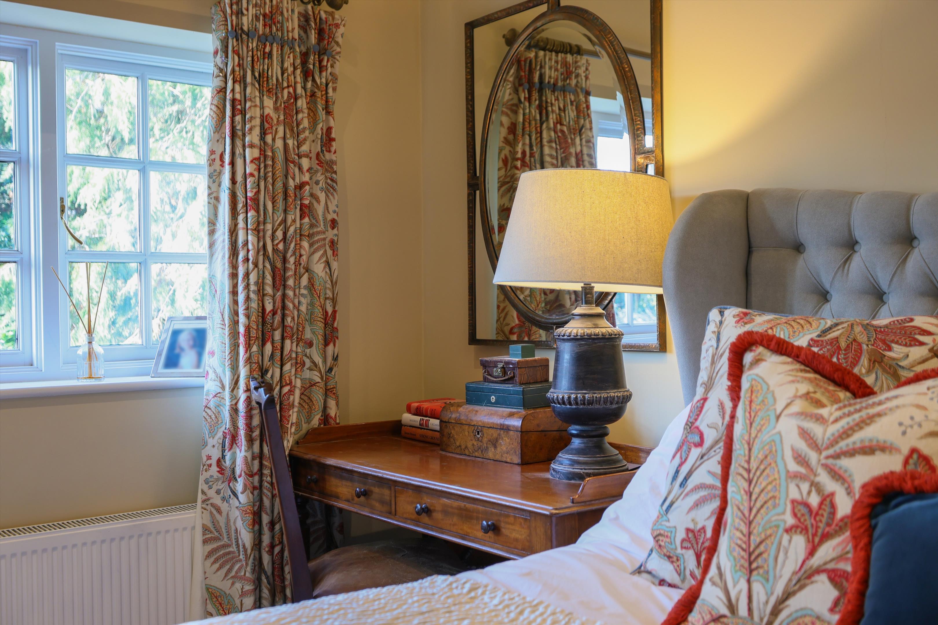 Littleworth Avenue, Esher, Surrey, KT10