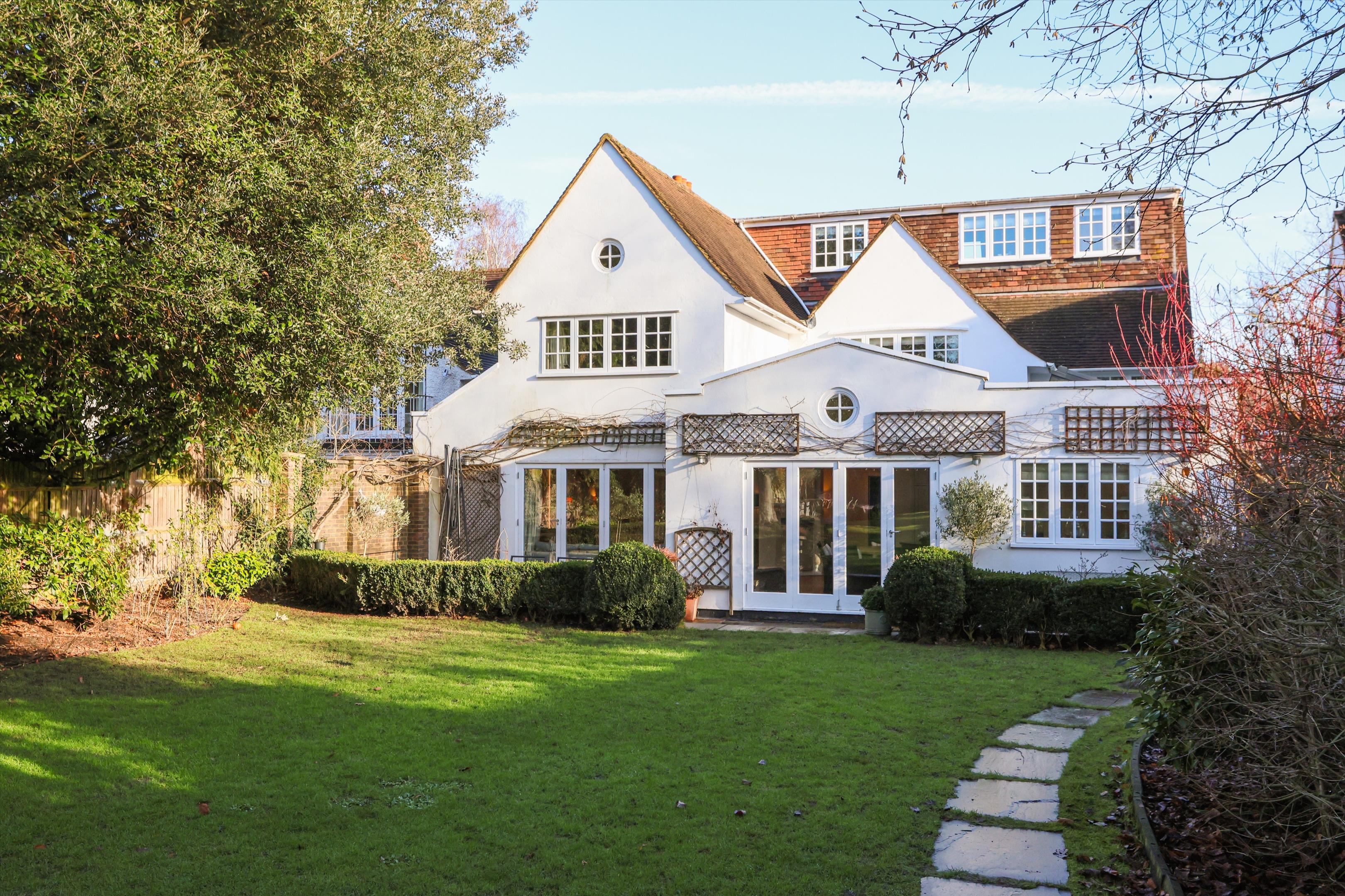Littleworth Avenue, Esher, Surrey, KT10
