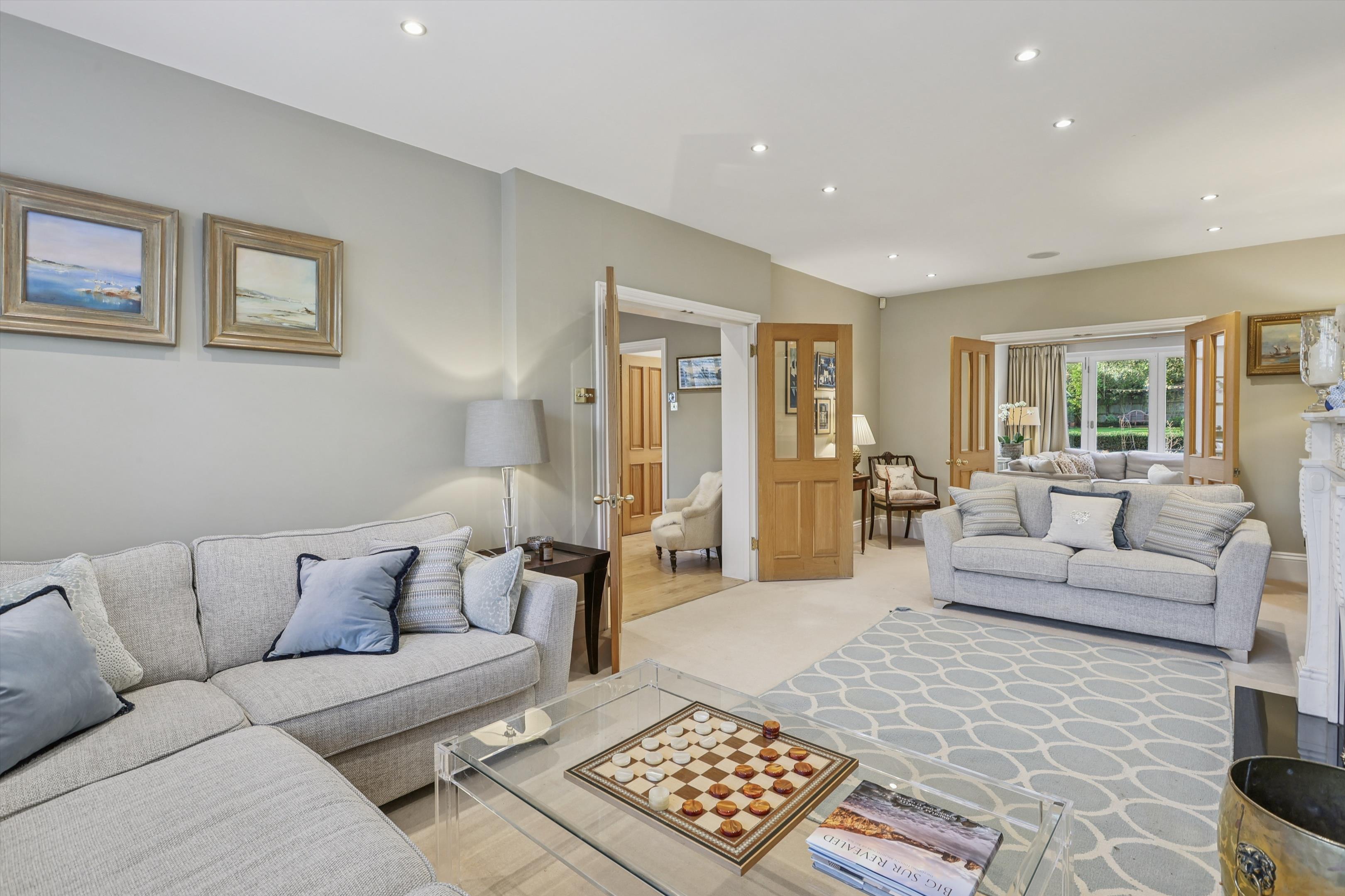 Littleworth Avenue, Esher, Surrey, KT10