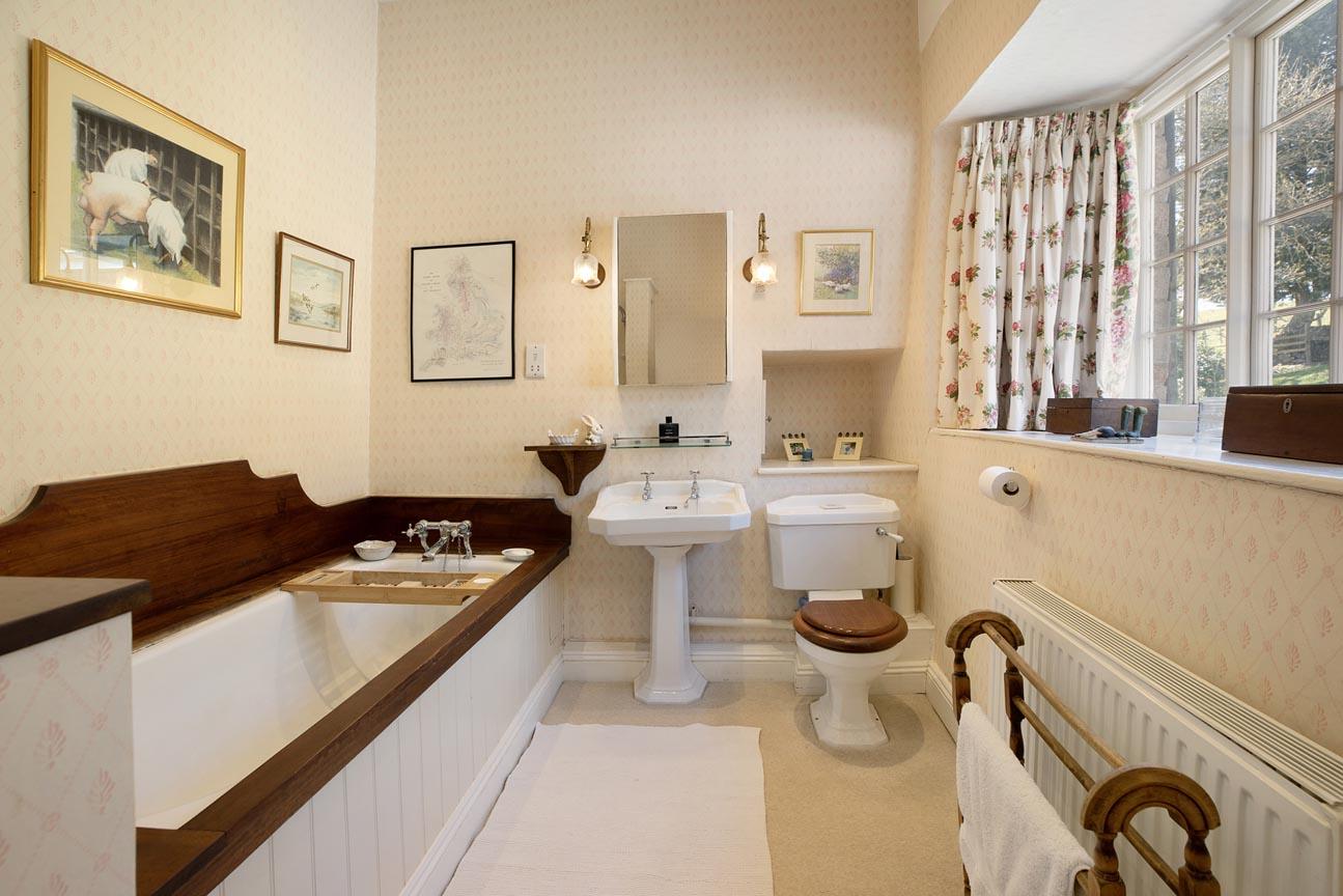 Dira Barton, East Village, Crediton, Devon, EX17