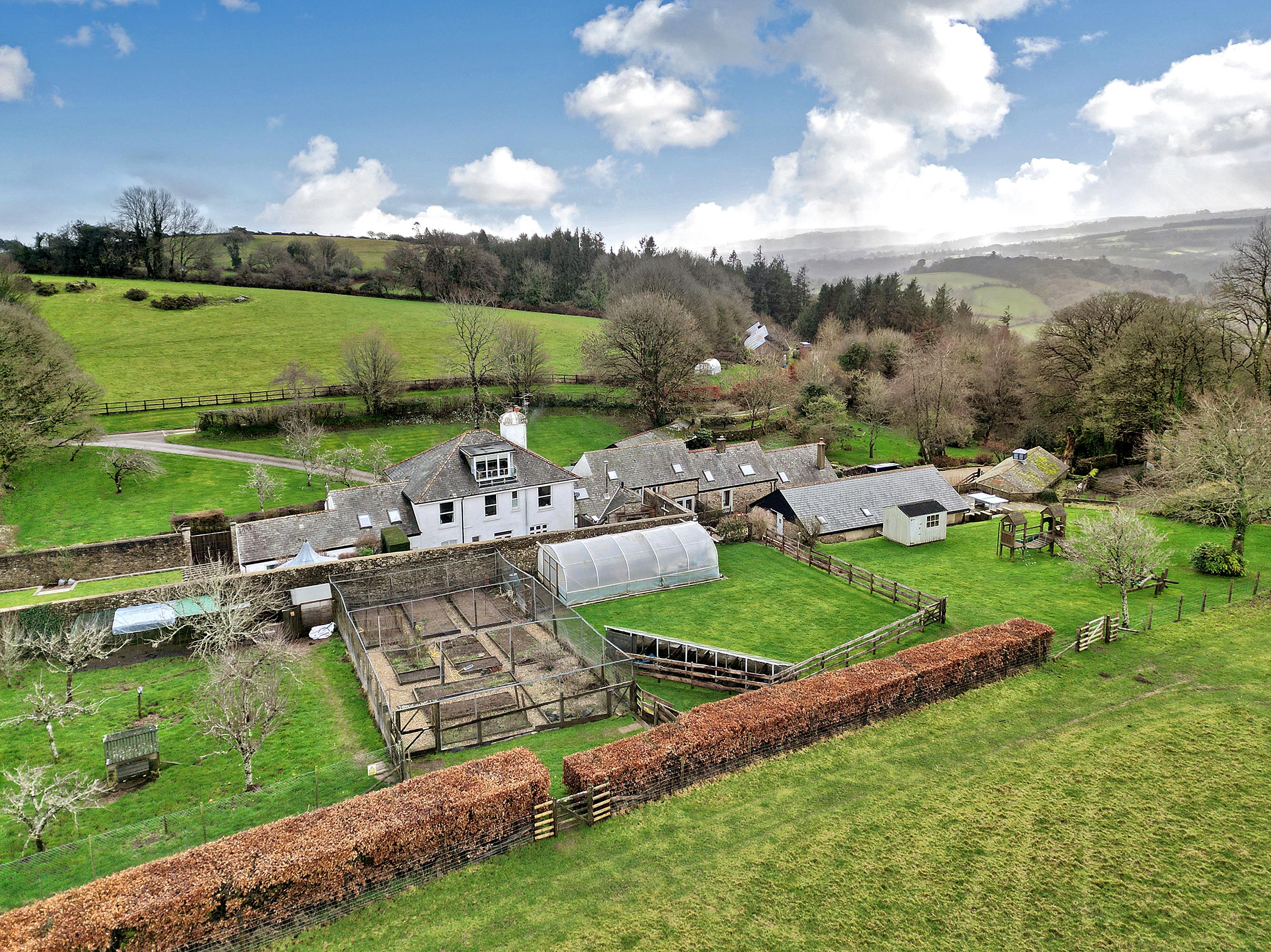 Lustleigh, Bovey Tracey, Devon TQ13