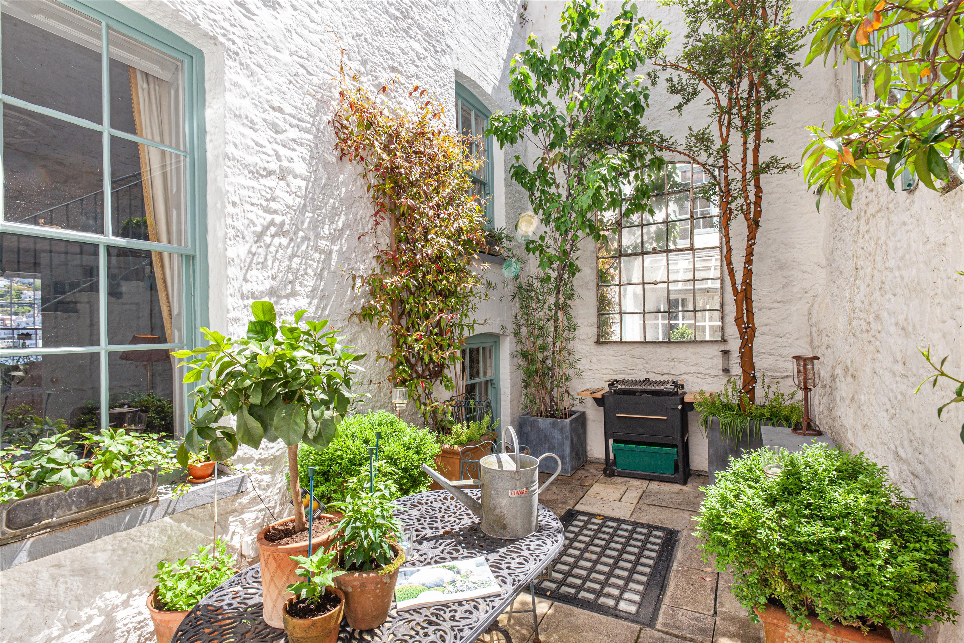 Bayards Cove, Dartmouth, Devon, TQ6
