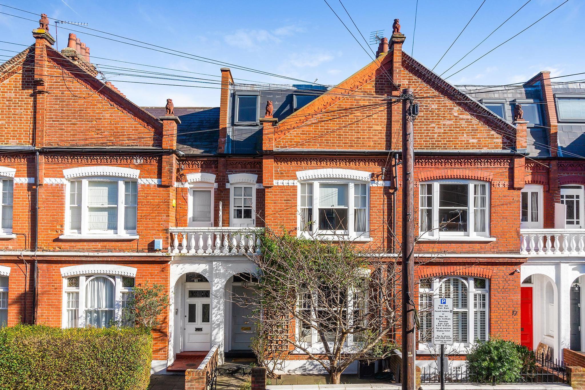 Acfold Road,  London, SW6