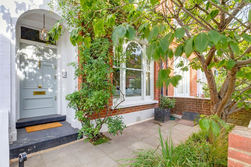 Acfold Road,  London, SW6