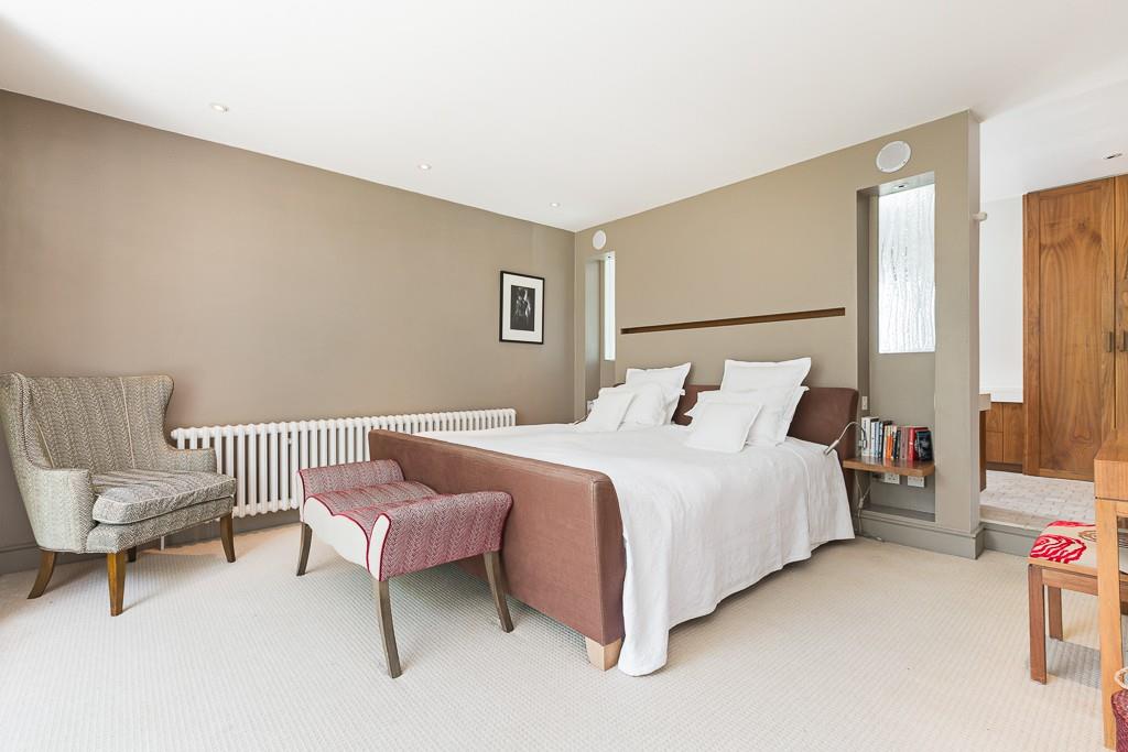Musgrave Crescent, London, SW6