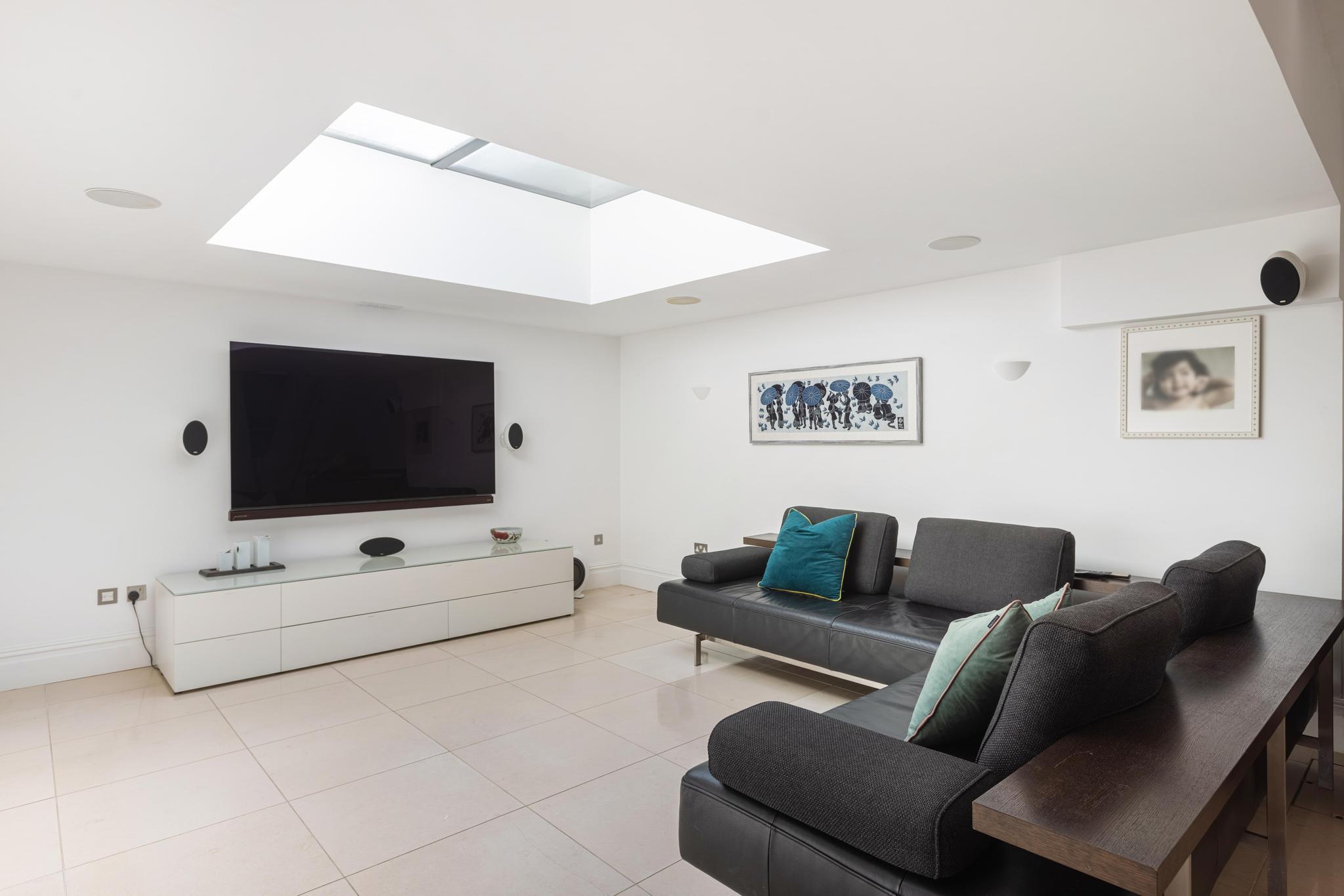 Chiddingstone Street, London SW6