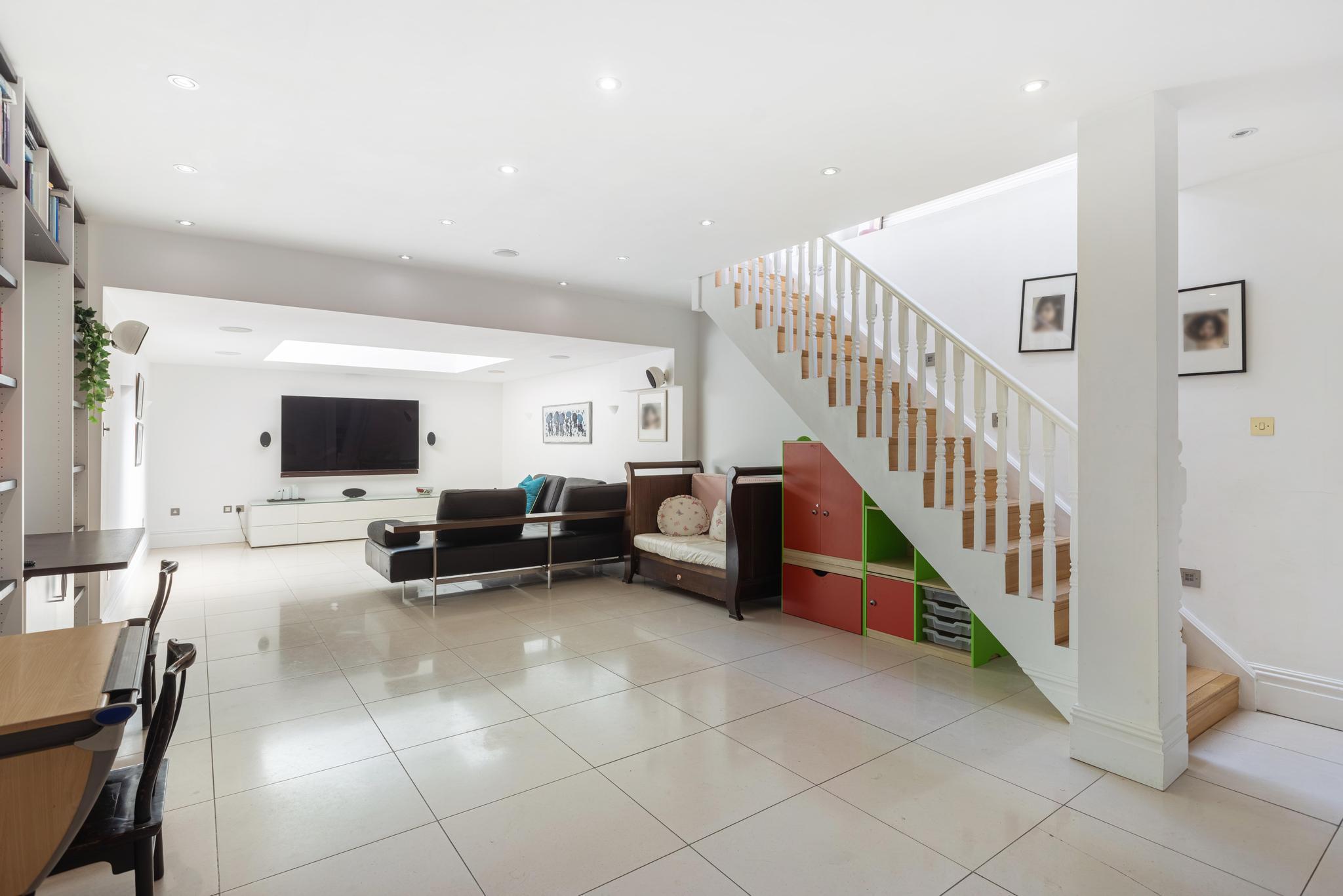Chiddingstone Street, London SW6