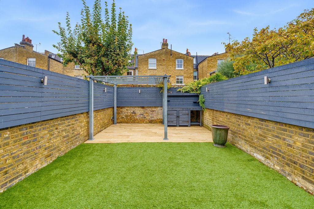 Peterborough Road, Fulham, London SW6