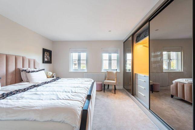 Hurlingham Square, Peterborough Road, London, SW6