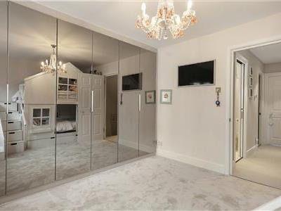Hurlingham Square, Peterborough Road, London, SW6