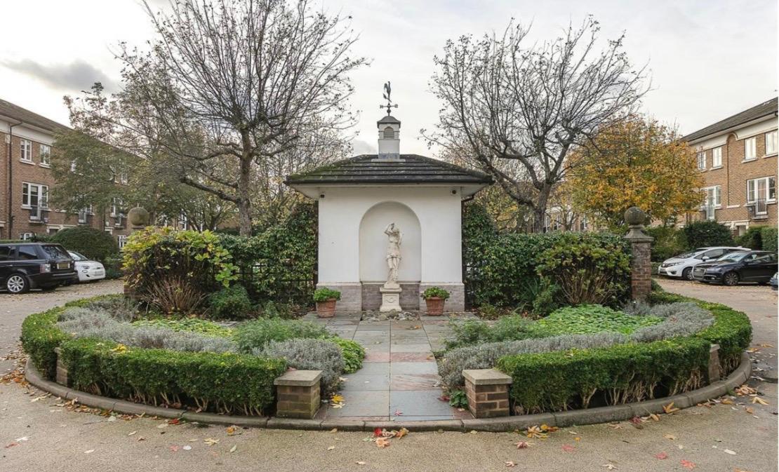 Hurlingham Square, Peterborough Road, London, SW6