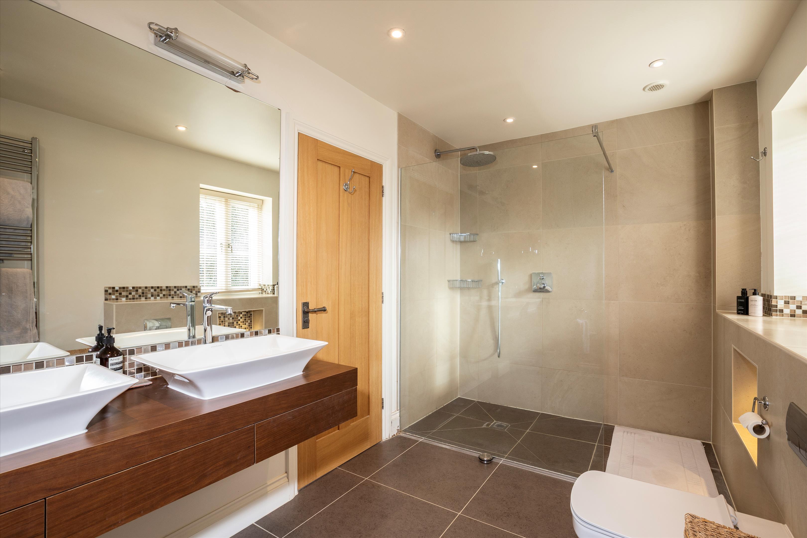Northcote Lane, Shamley Green, Guildford, Surrey GU5
