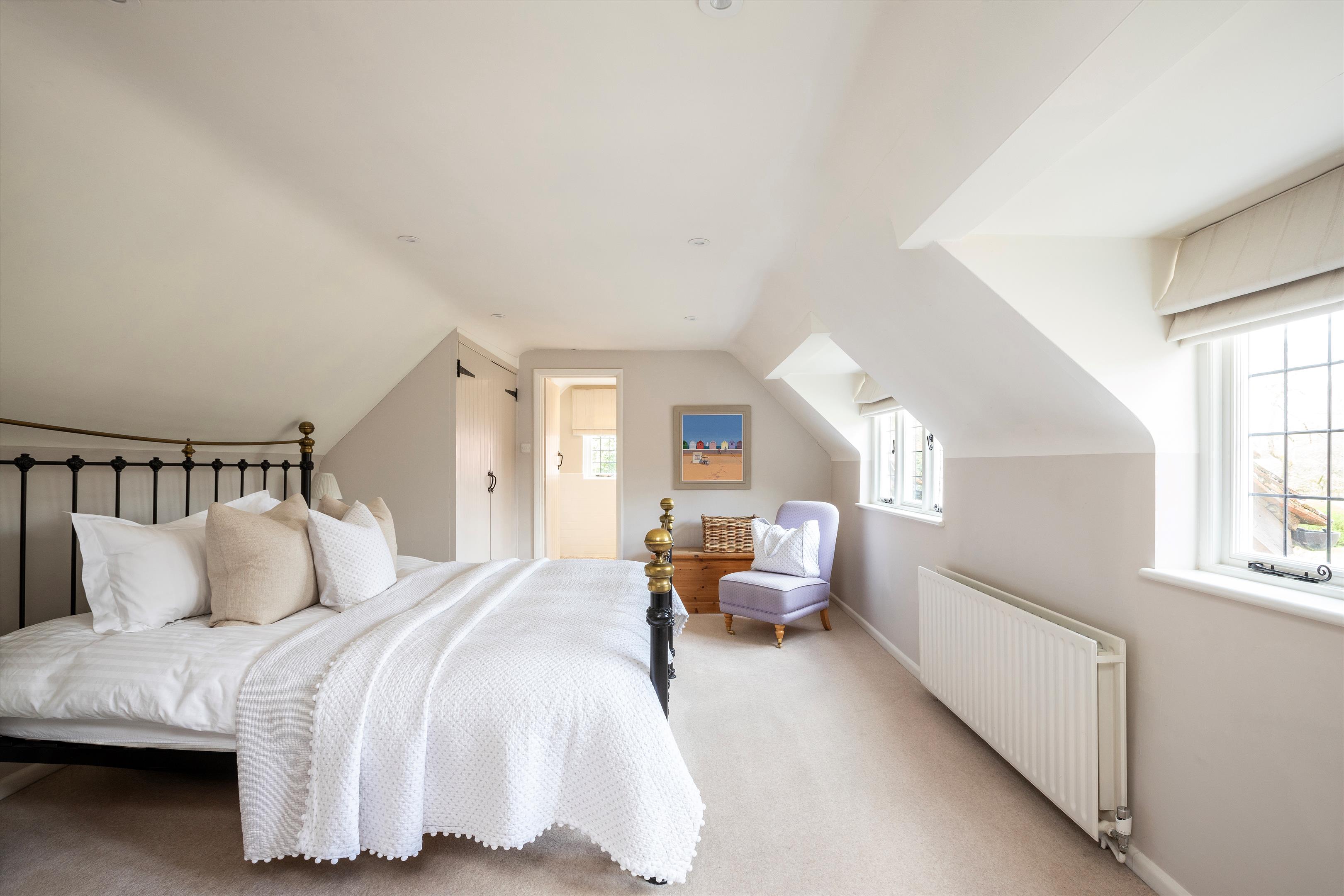 Pickhurst Road, Chiddingfold, Godalming, Surrey GU8