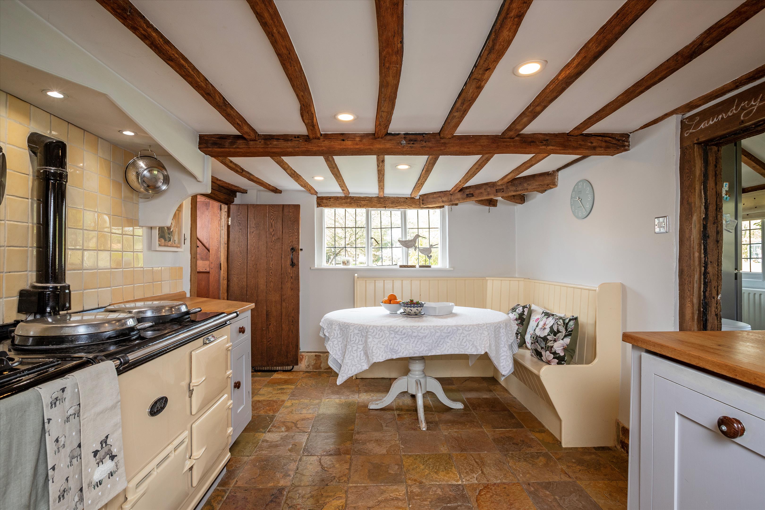 Pickhurst Road, Chiddingfold, Godalming, Surrey GU8
