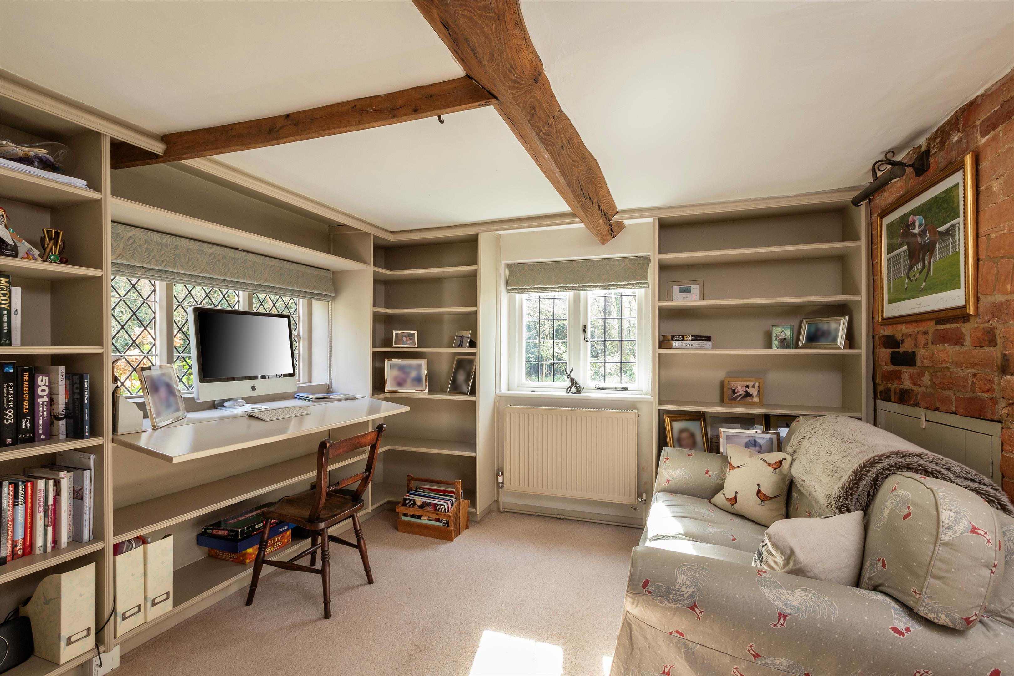 Pickhurst Road, Chiddingfold, Godalming, Surrey GU8