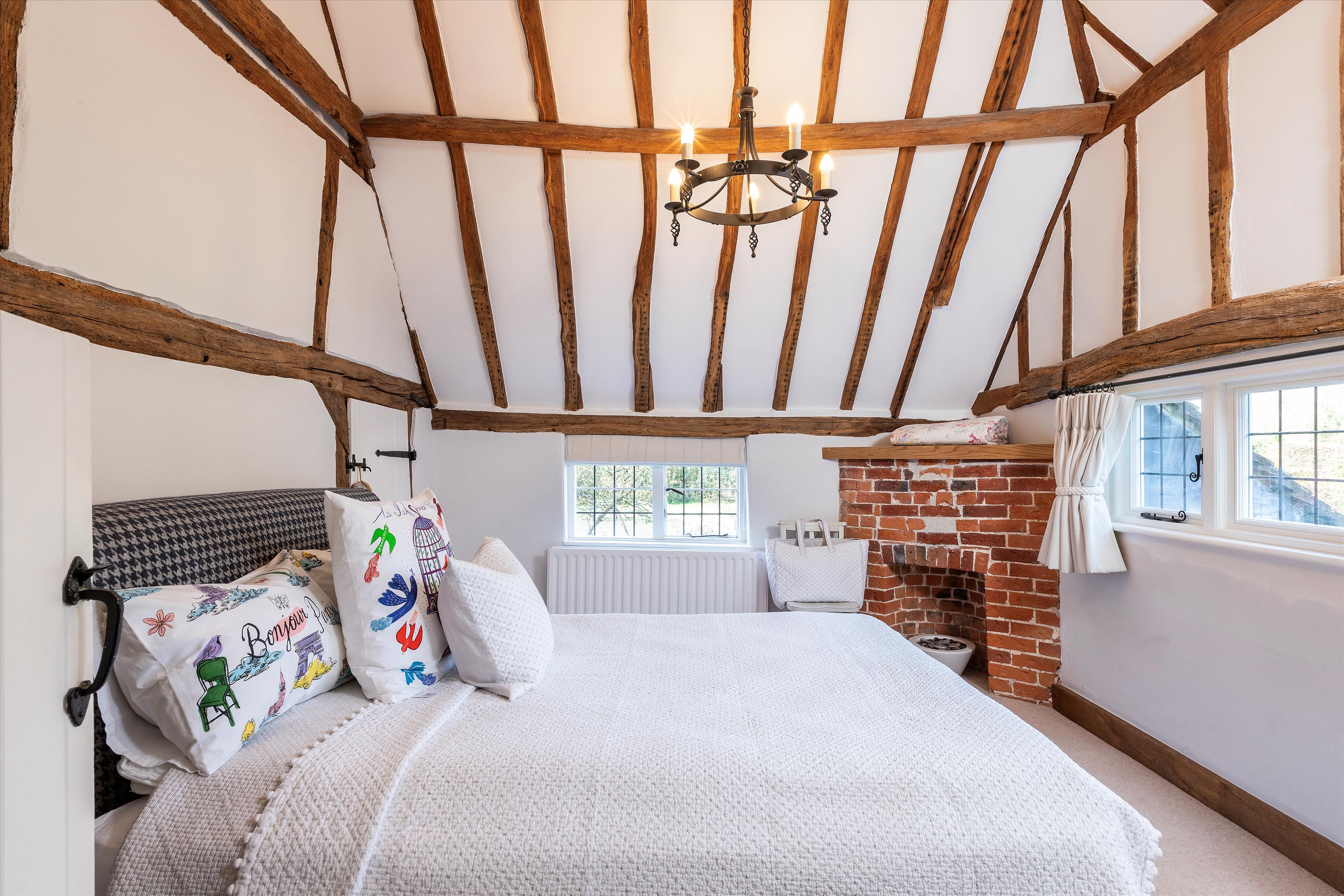 Pickhurst Road, Chiddingfold, Godalming, Surrey GU8