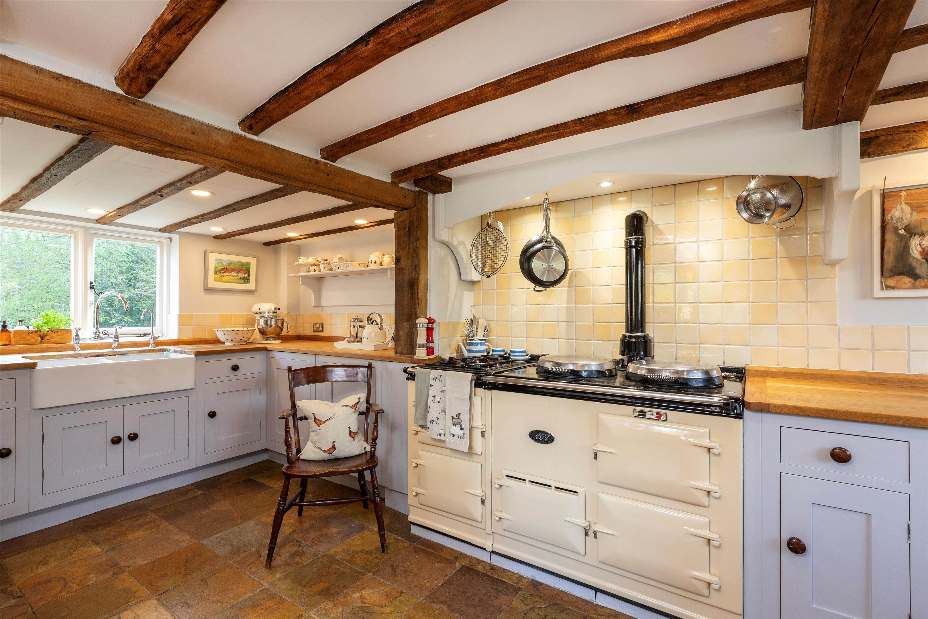 Pickhurst Road, Chiddingfold, Godalming, Surrey GU8