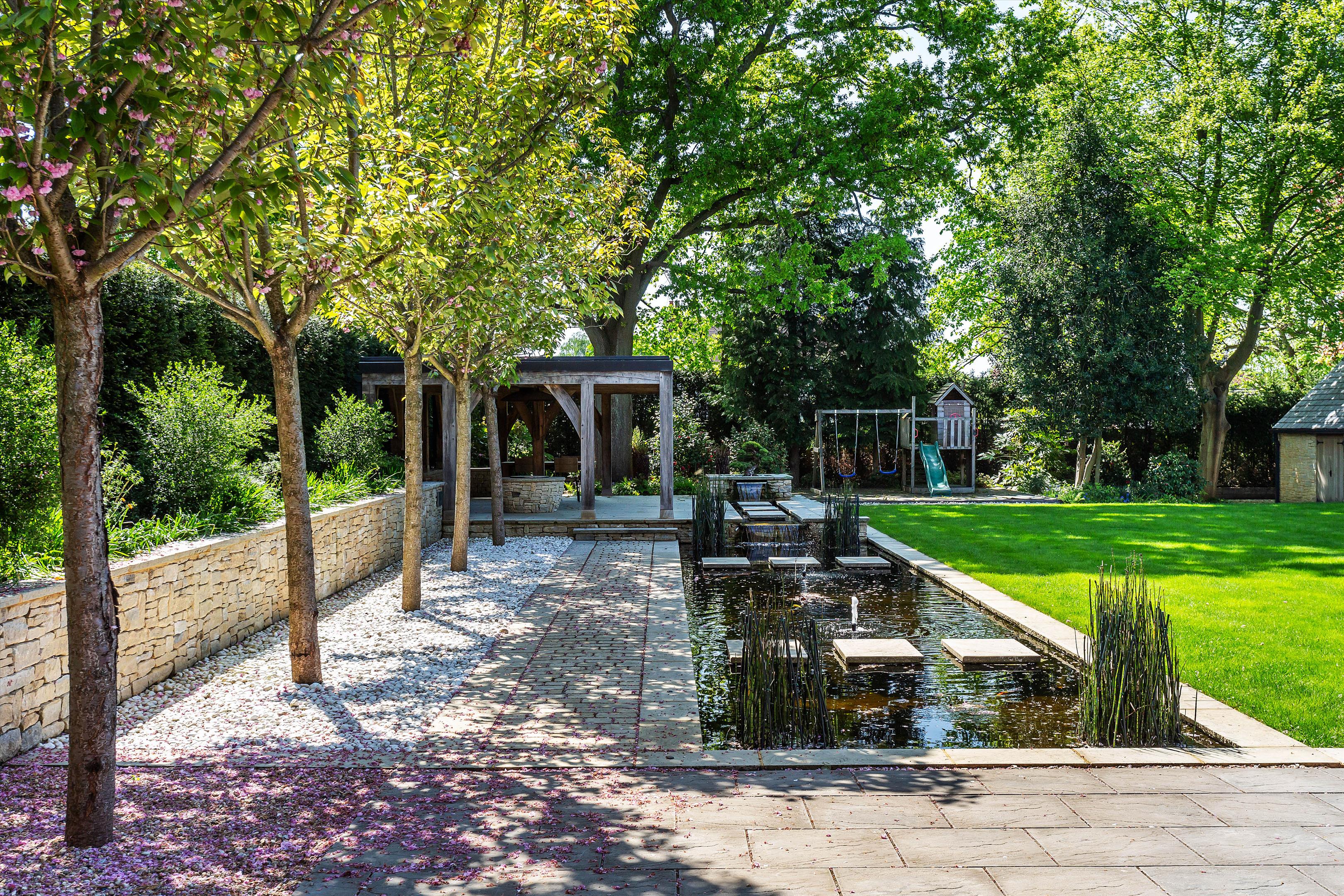 Hillier Road, Guildford, Surrey, GU1