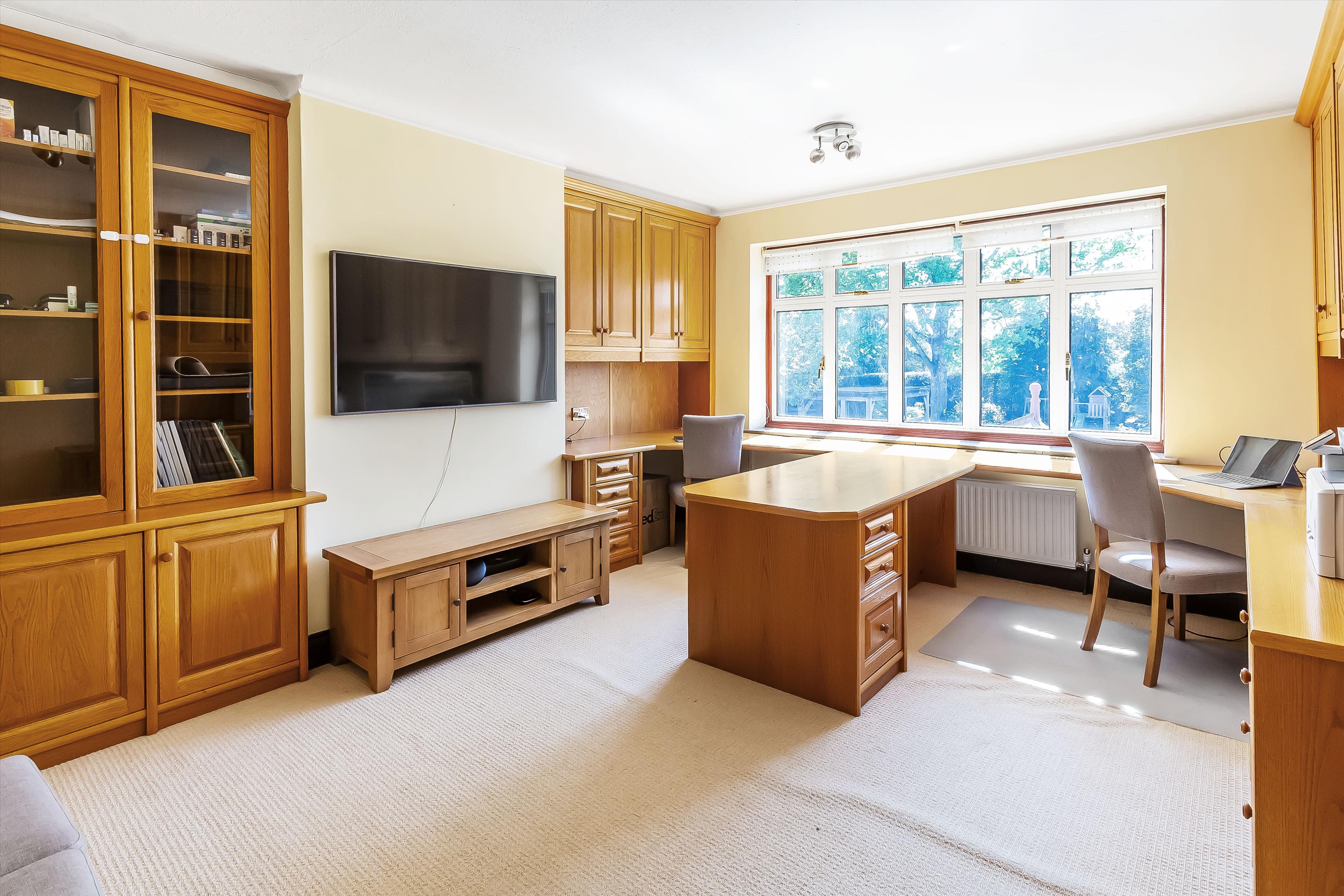Hillier Road, Guildford, Surrey, GU1