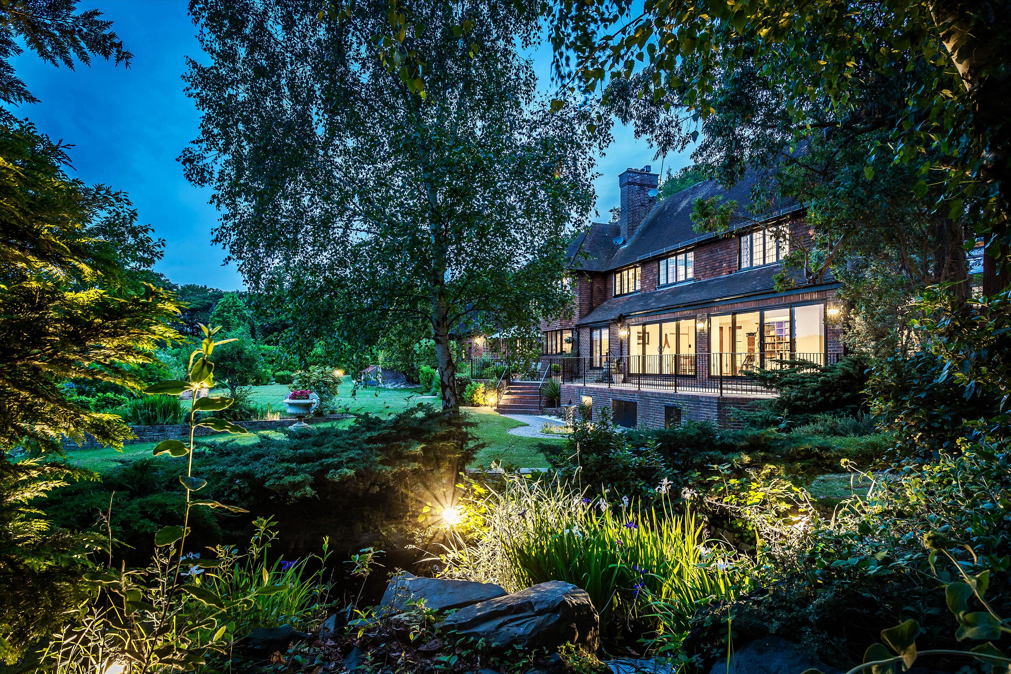 Burdenshot Hill, Worplesdon, Guildford, Surrey GU3 3RL