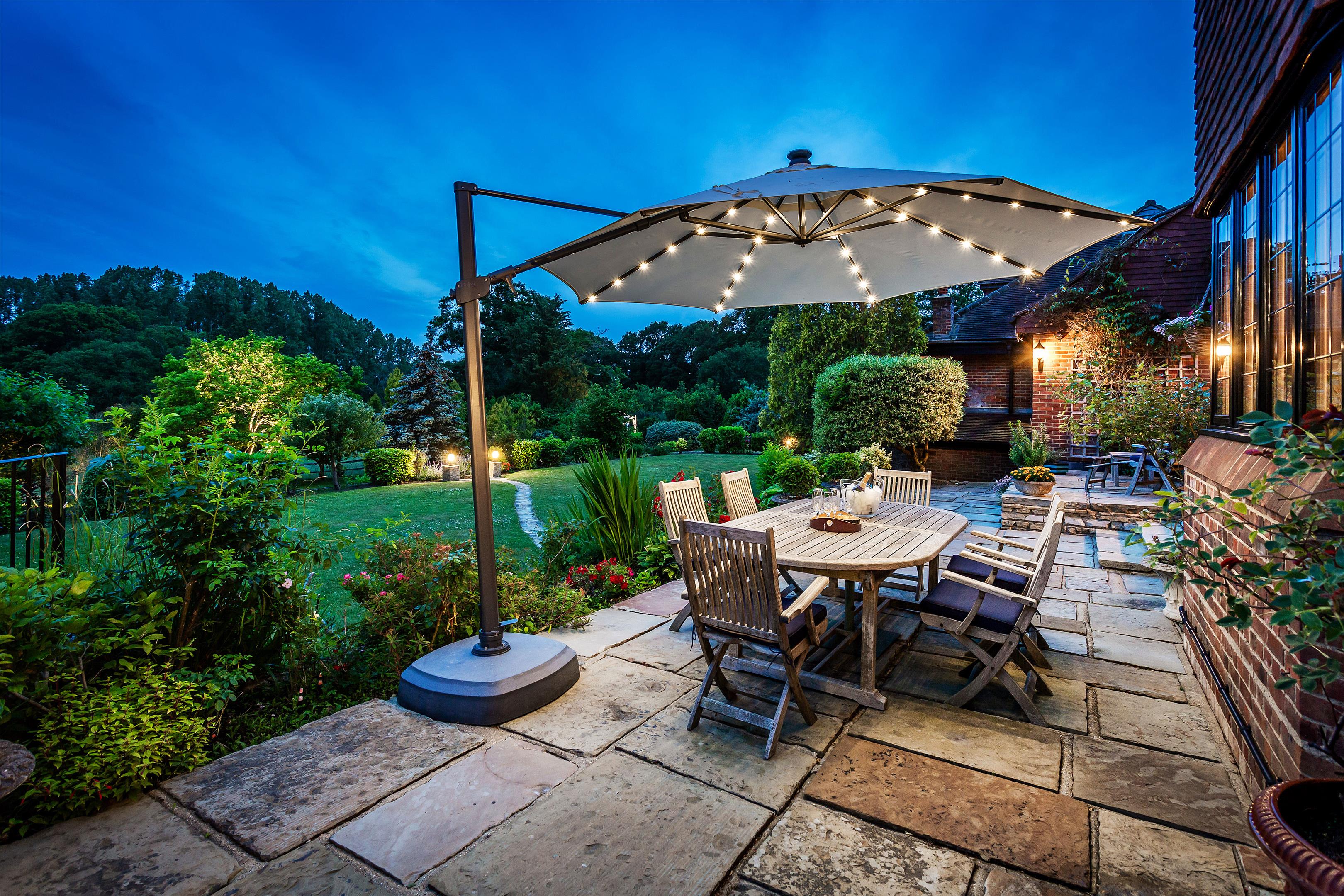 Burdenshot Hill, Worplesdon, Guildford, Surrey GU3 3RL