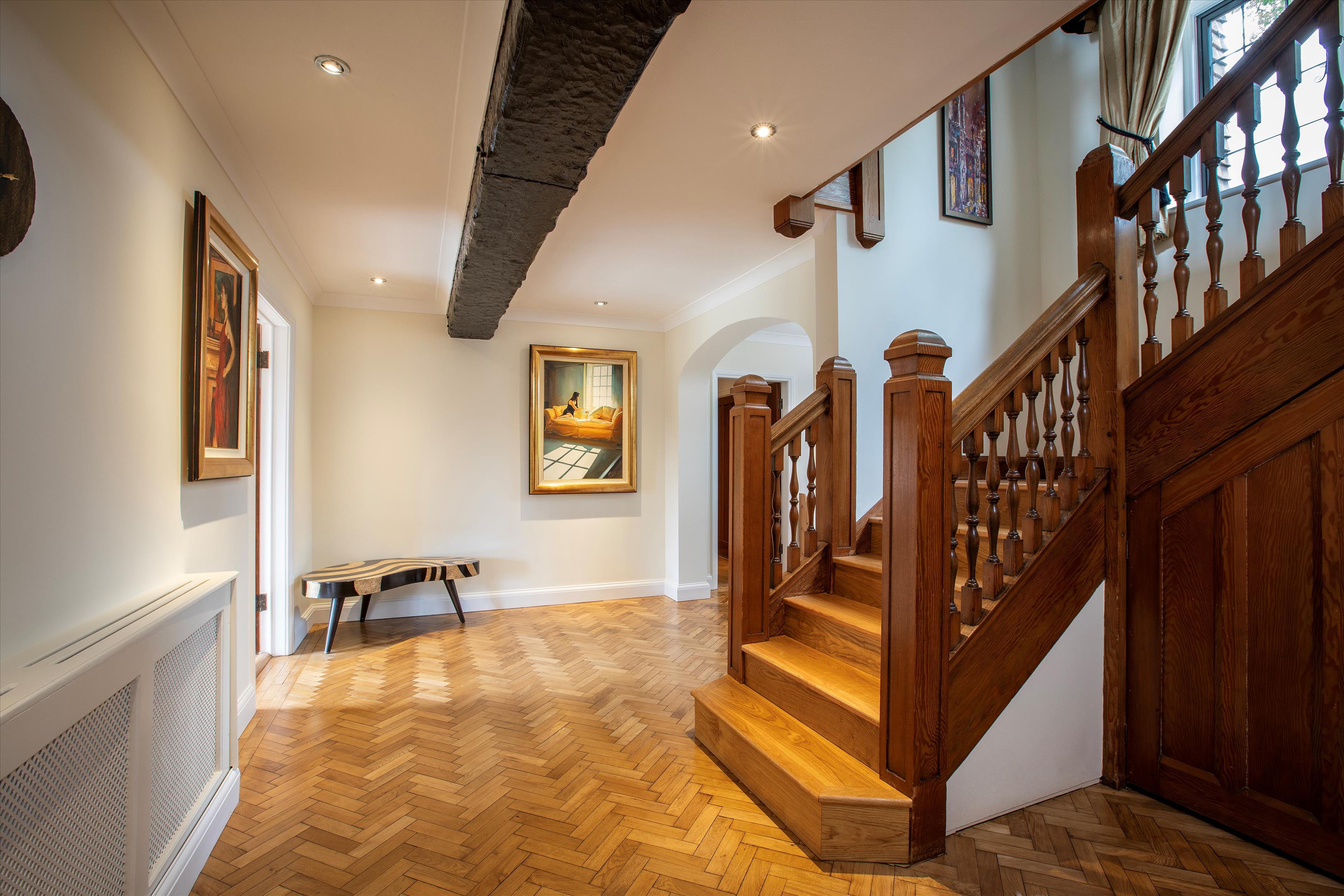 Burdenshot Hill, Worplesdon, Guildford, Surrey GU3 3RL
