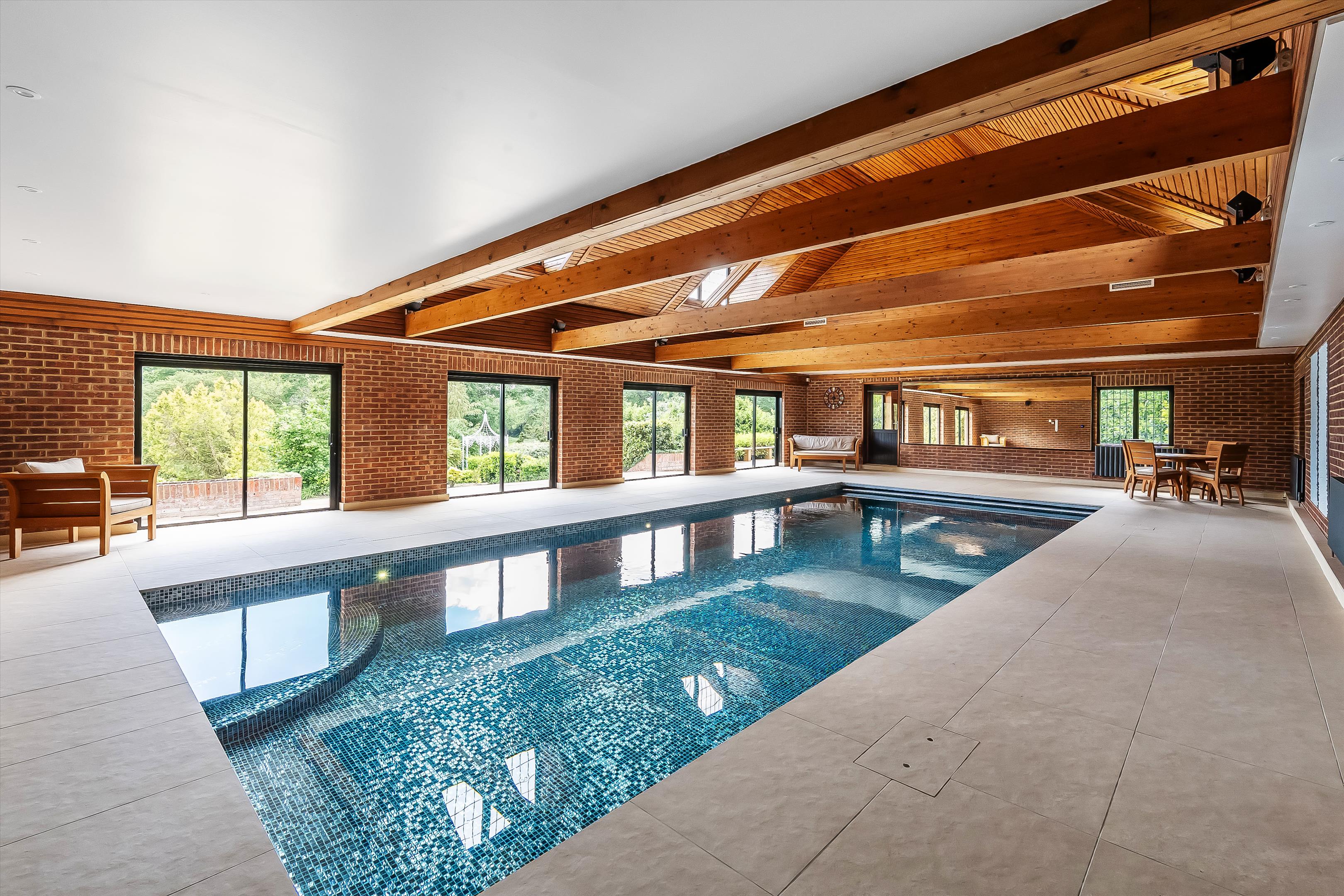 Burdenshot Hill, Worplesdon, Guildford, Surrey GU3 3RL