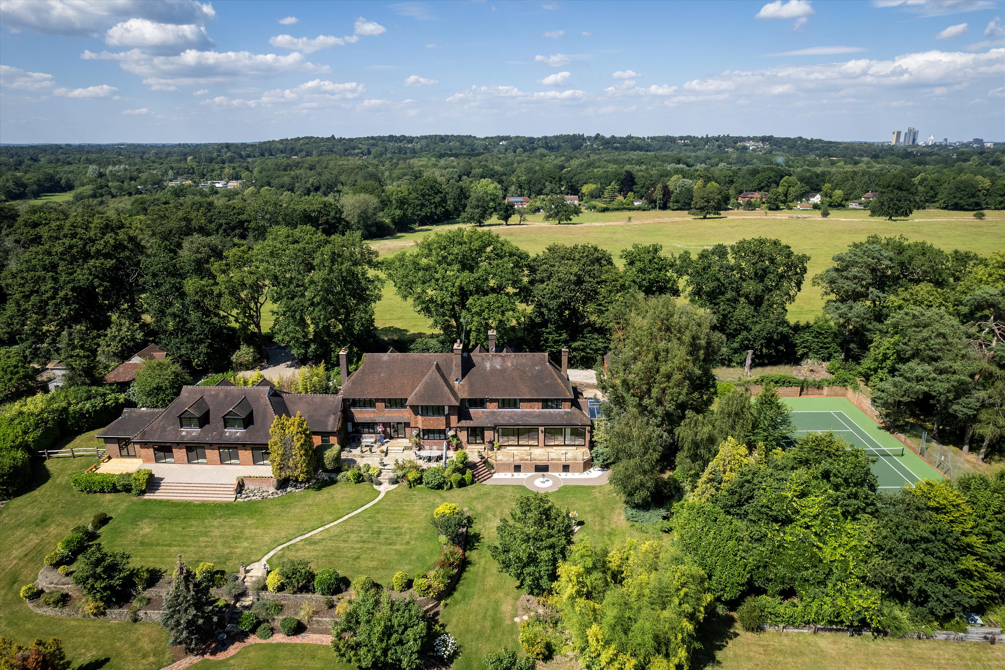 Burdenshot Hill, Worplesdon, Guildford, Surrey GU3 3RL