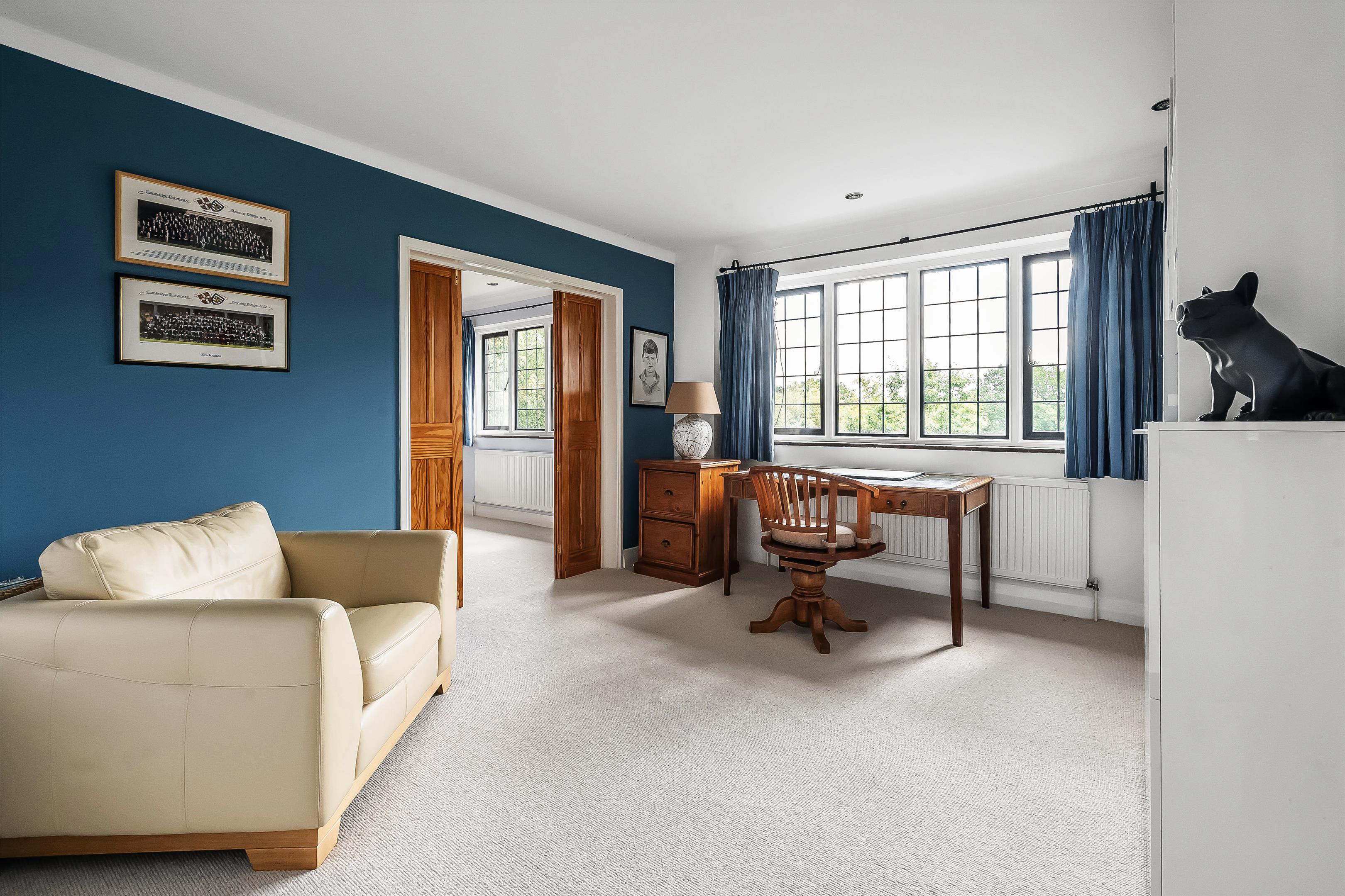 Burdenshot Hill, Worplesdon, Guildford, Surrey GU3 3RL