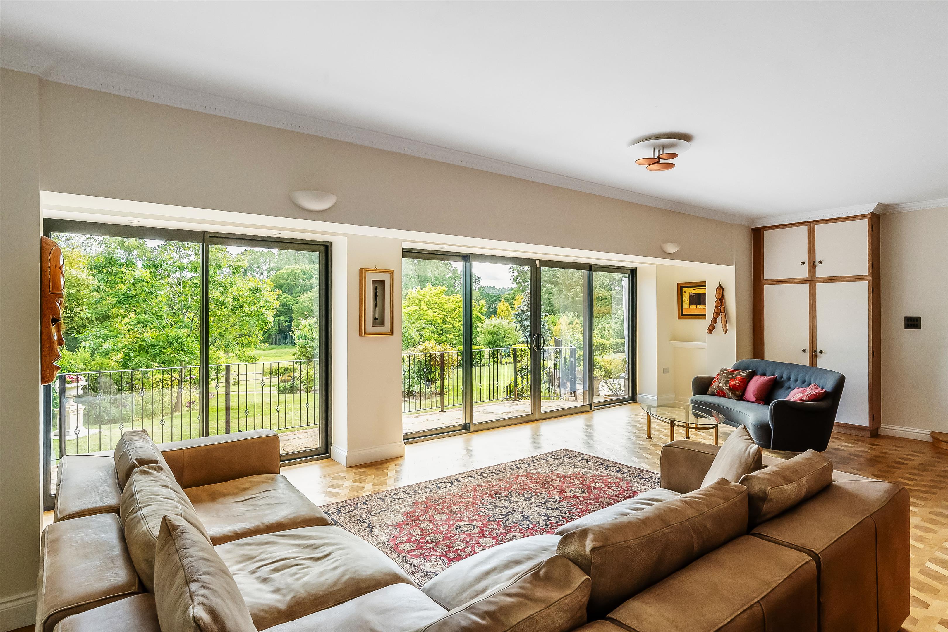 Burdenshot Hill, Worplesdon, Guildford, Surrey GU3 3RL