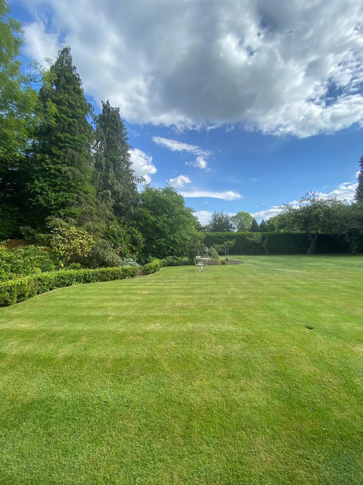 Green Lane, West Clandon, Guildford, Surrey GU4 7UR.
