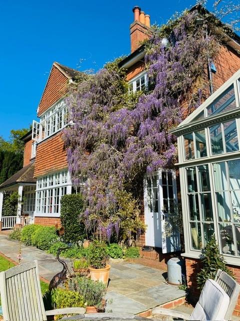 Green Lane, West Clandon, Guildford, Surrey GU4 7UR.