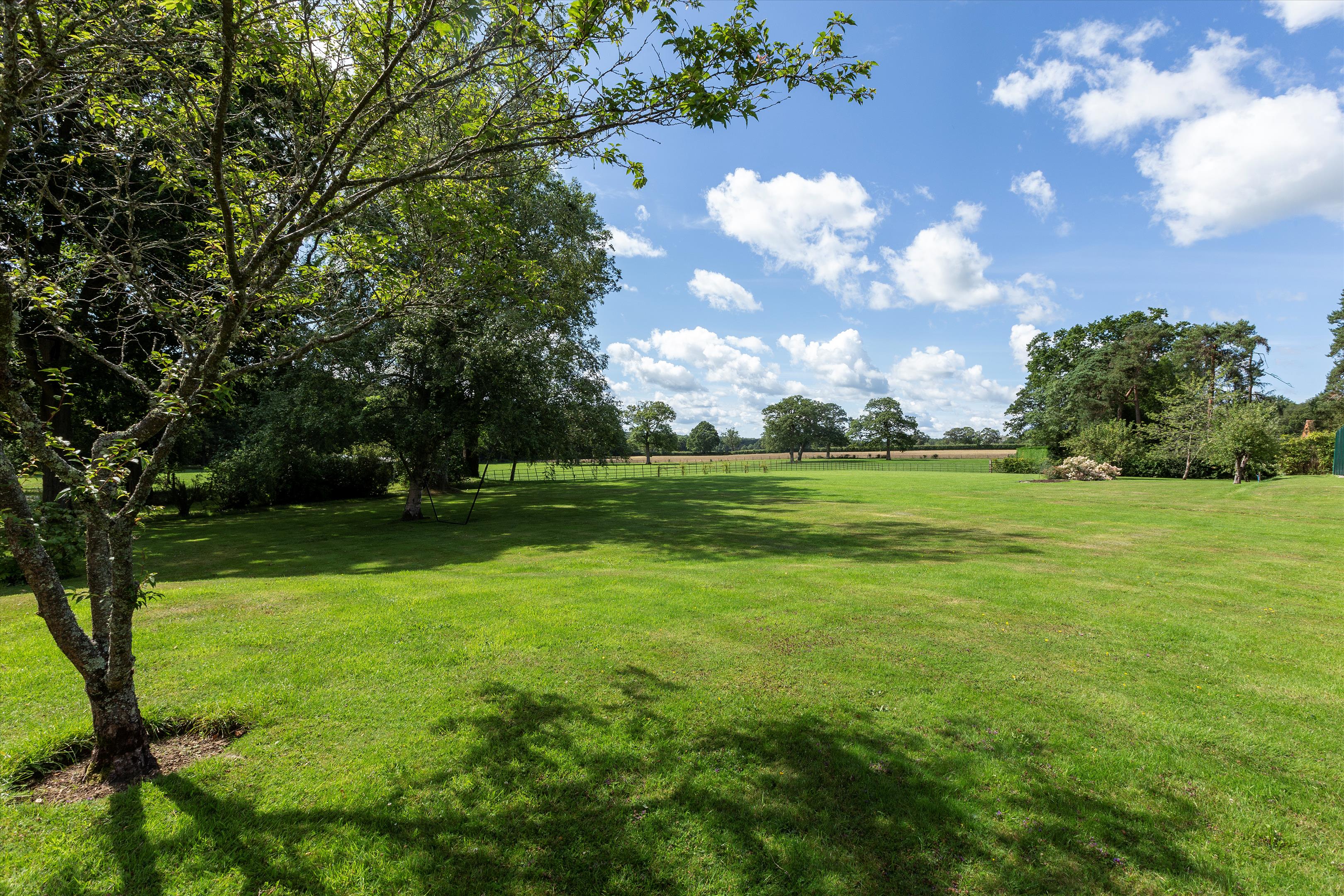 High Street Green, Chiddingfold, Godalming, Surrey, GU8