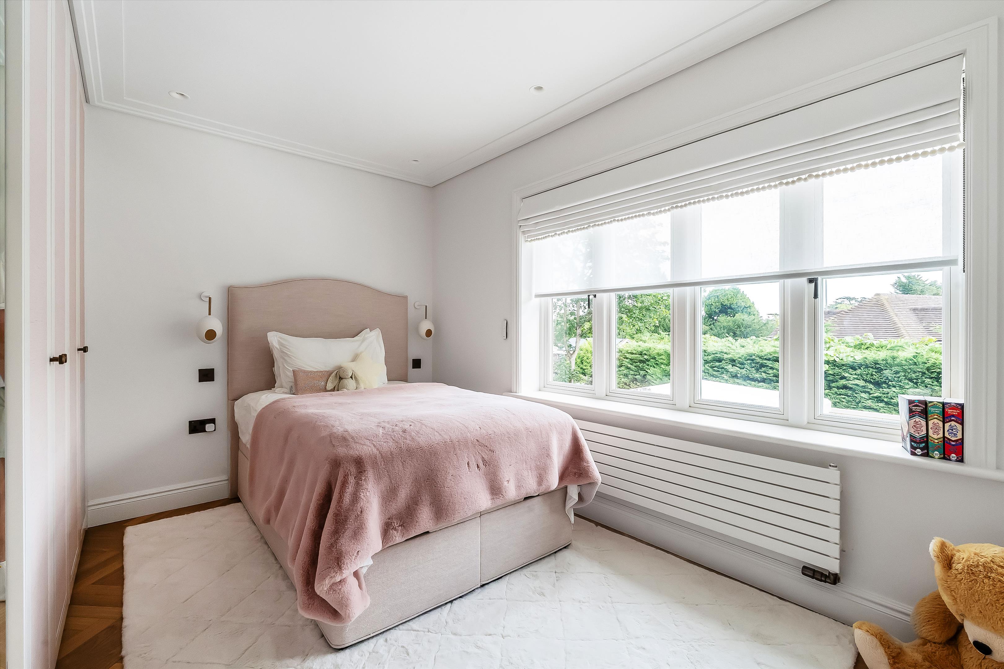 Broadwater Rise, Guildford, Surrey, GU1