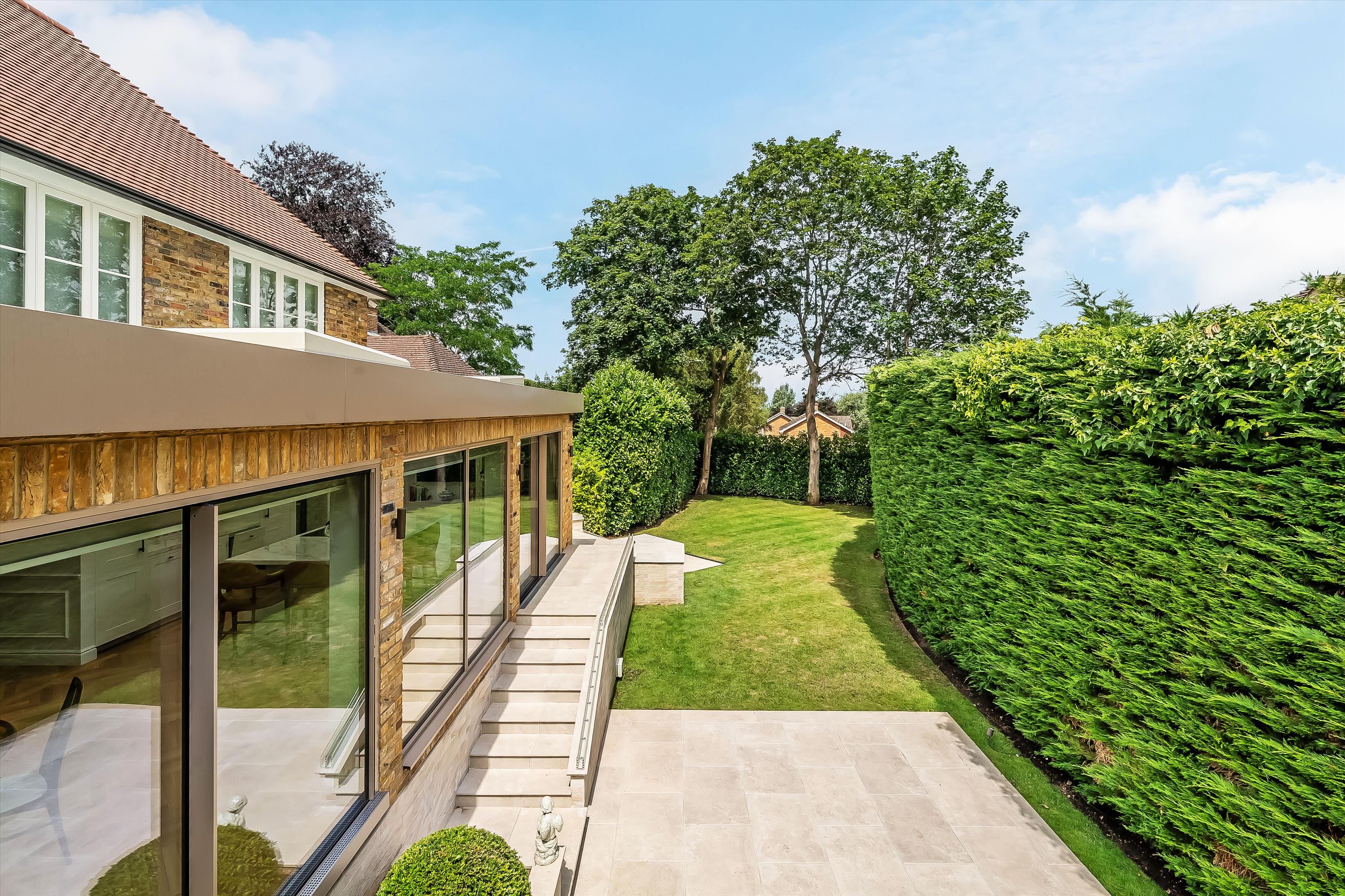 Broadwater Rise, Guildford, Surrey, GU1