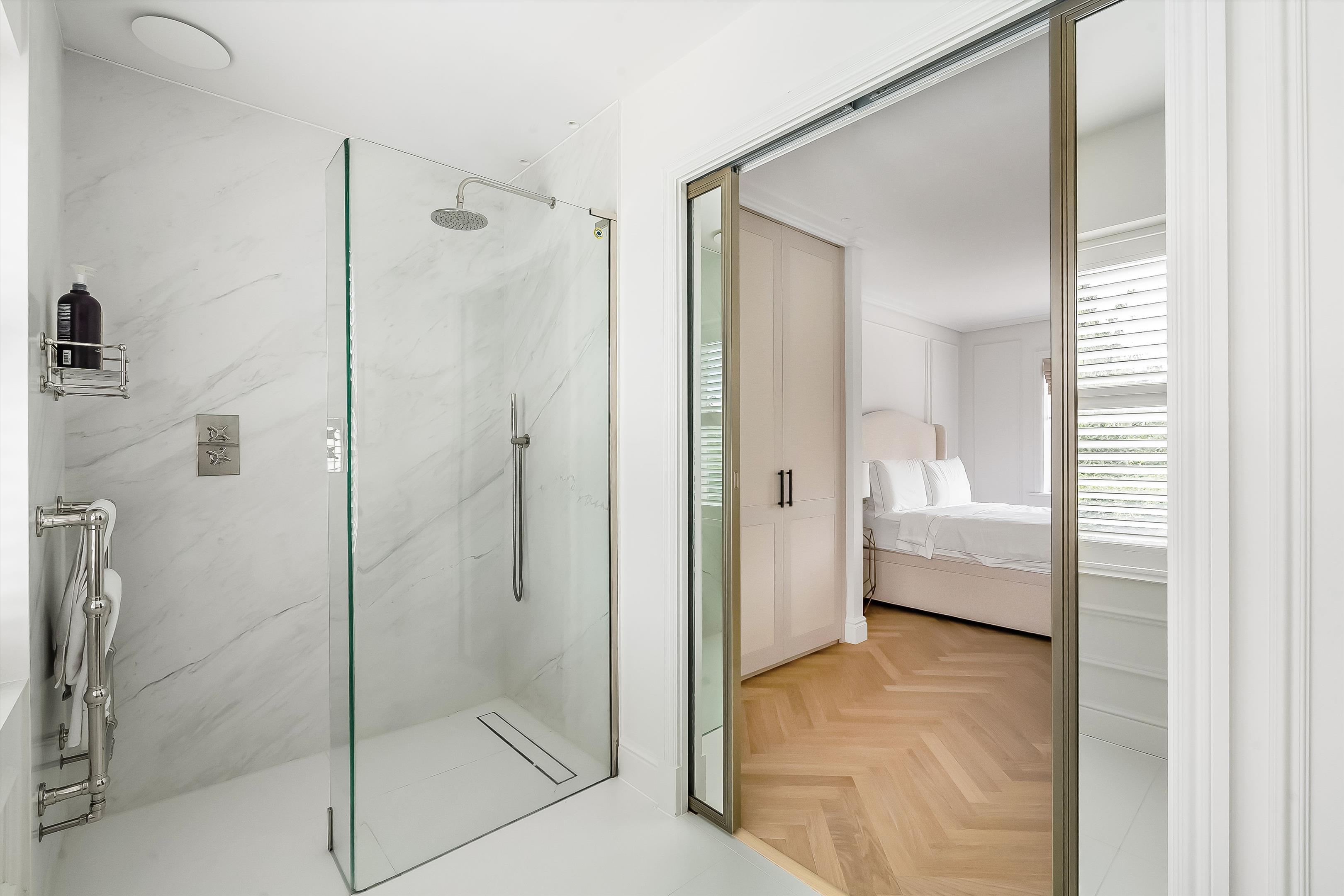 Broadwater Rise, Guildford, Surrey, GU1